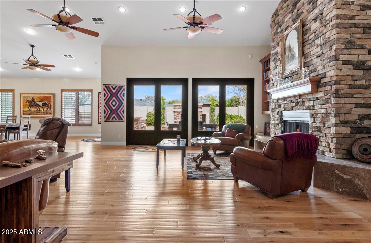 6630 E LAFAYETTE Boulevard