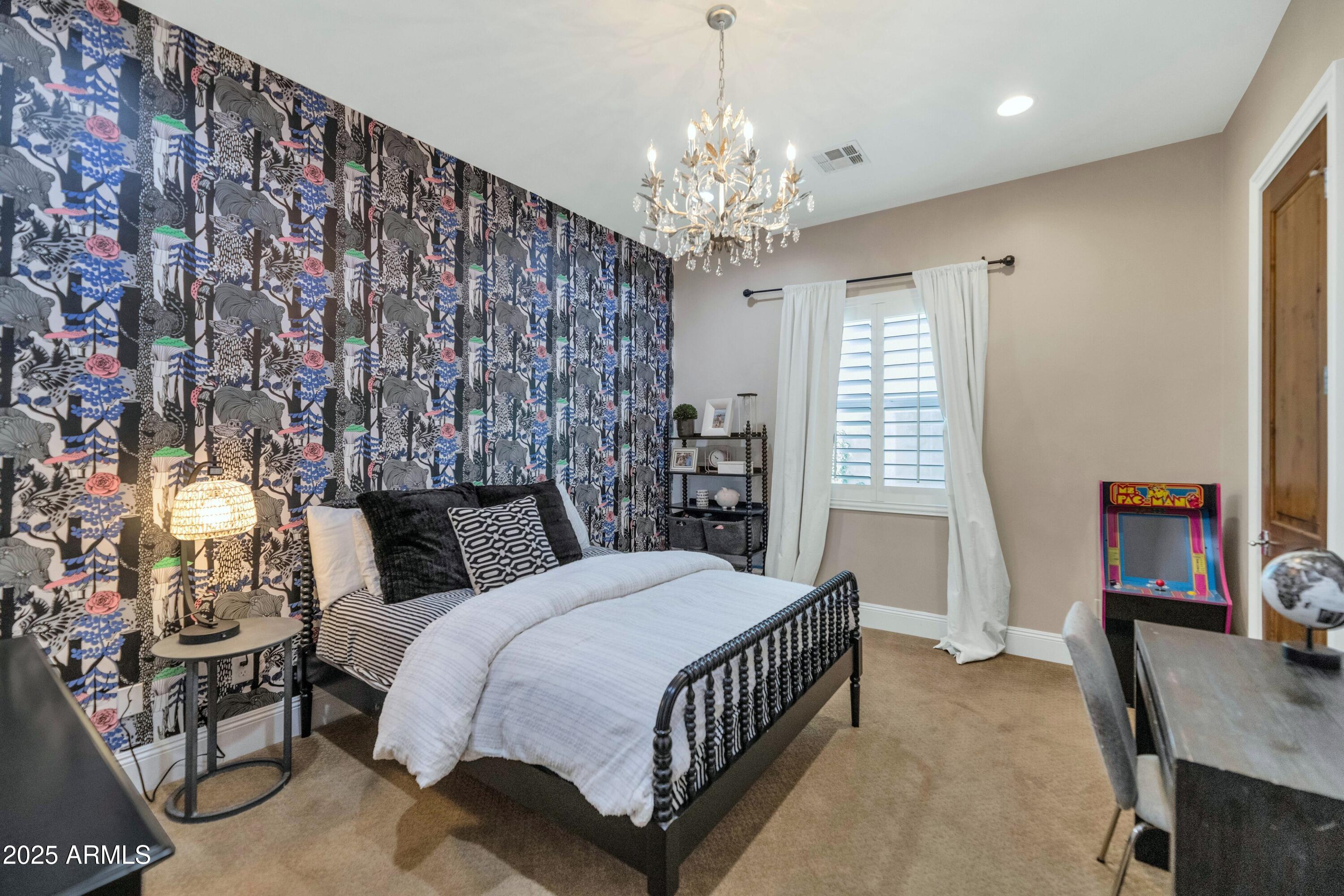 3319 E MEDLOCK Drive