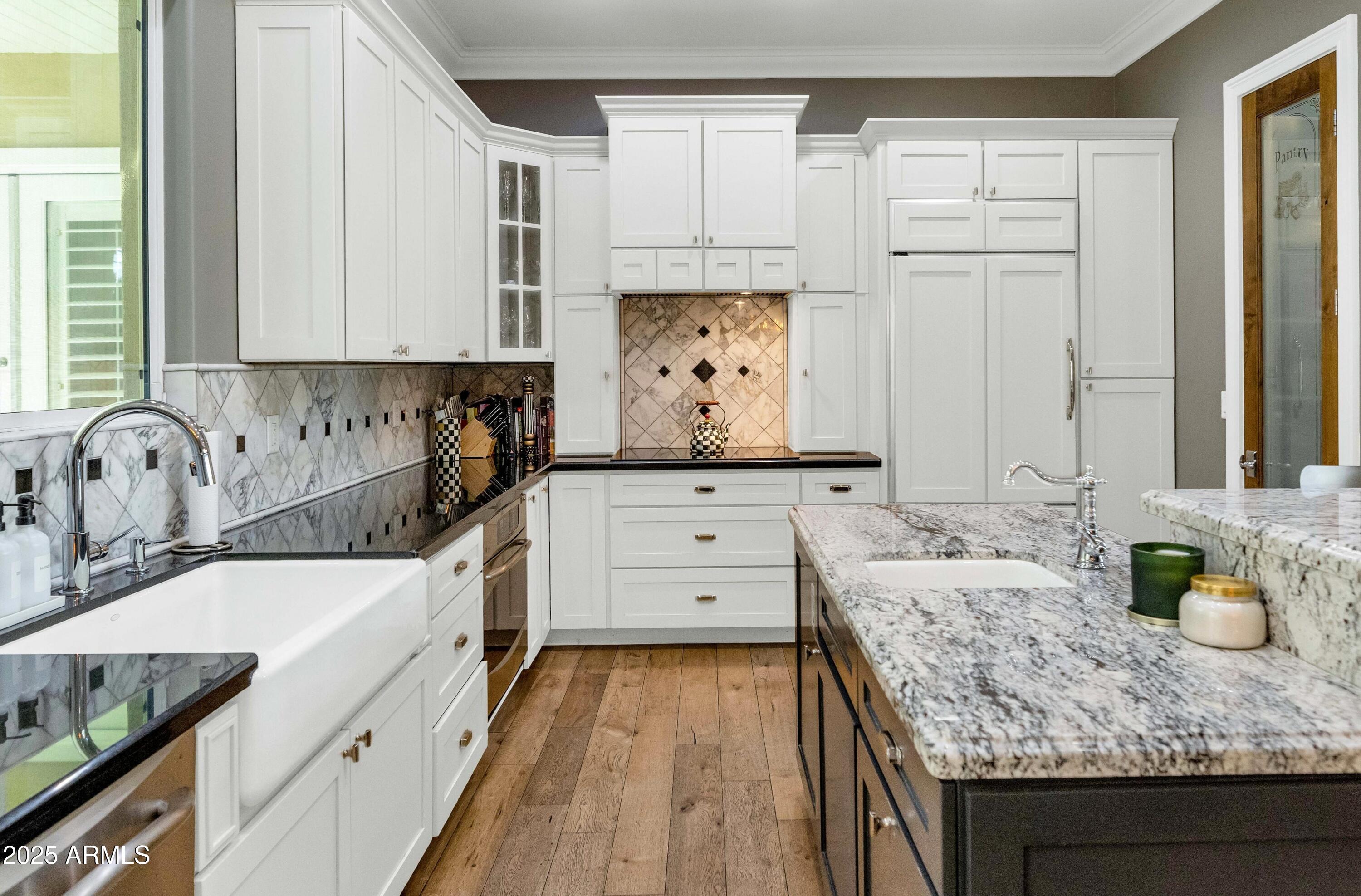 3319 E MEDLOCK Drive