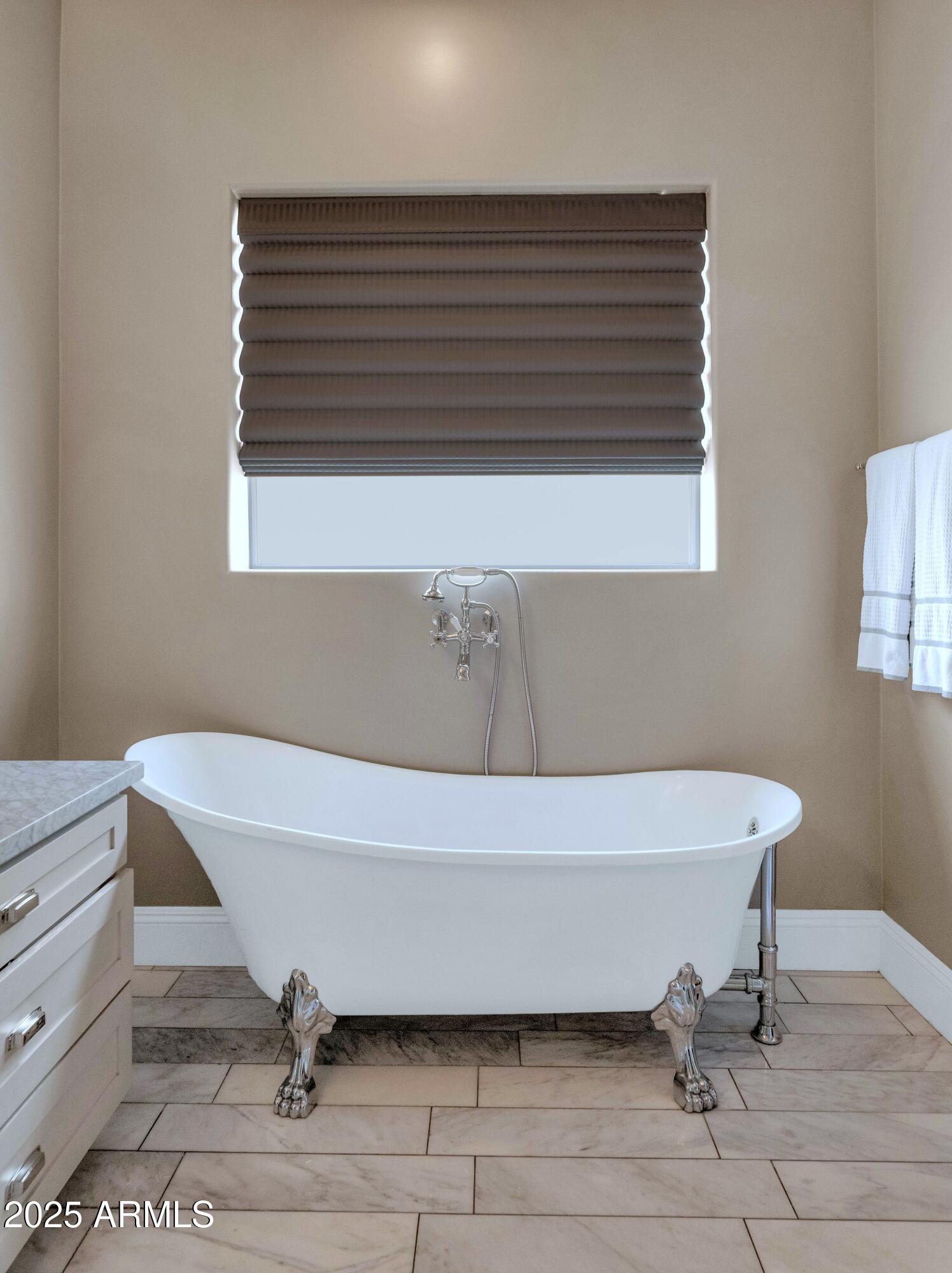 3319 E MEDLOCK Drive