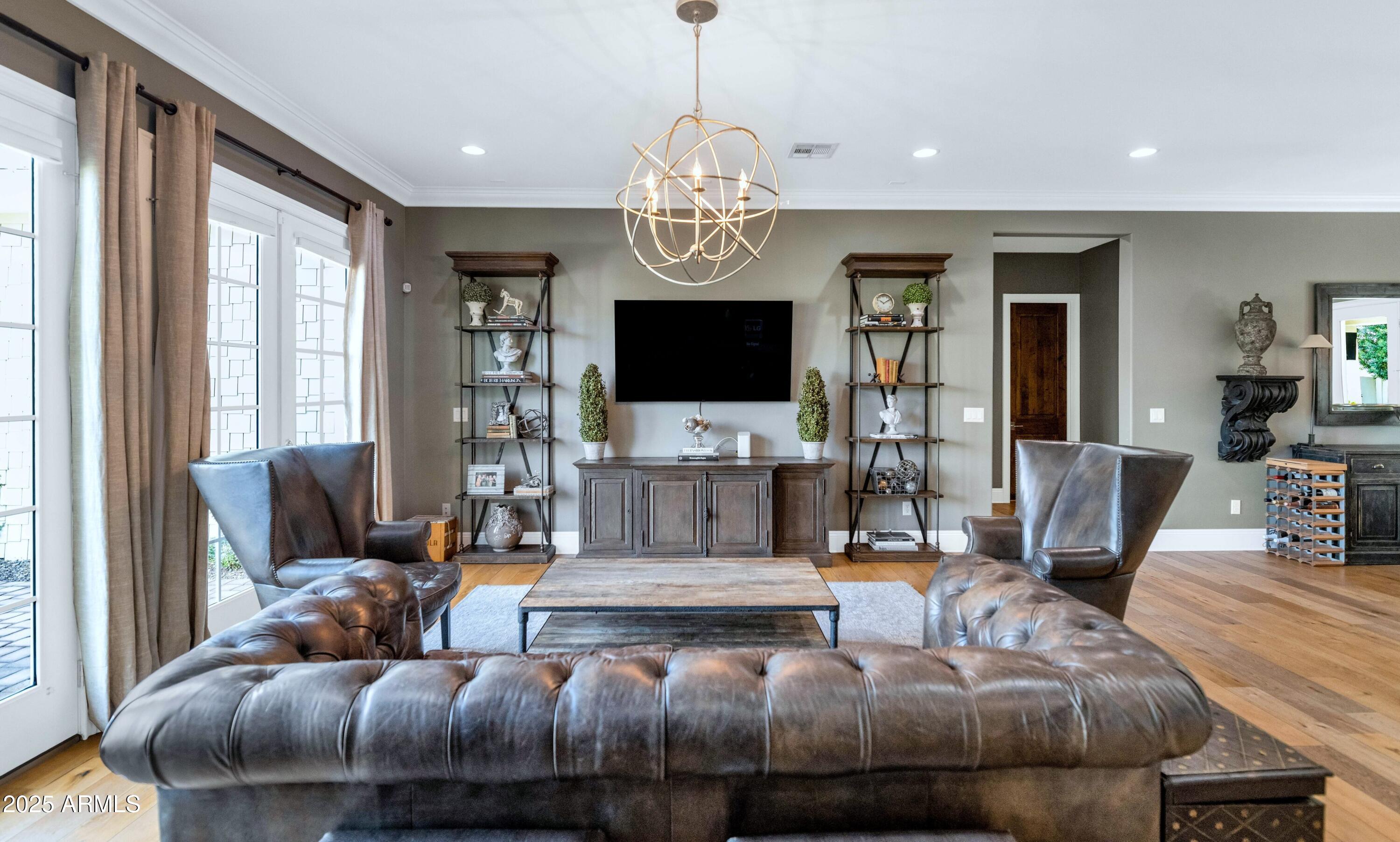 3319 E MEDLOCK Drive