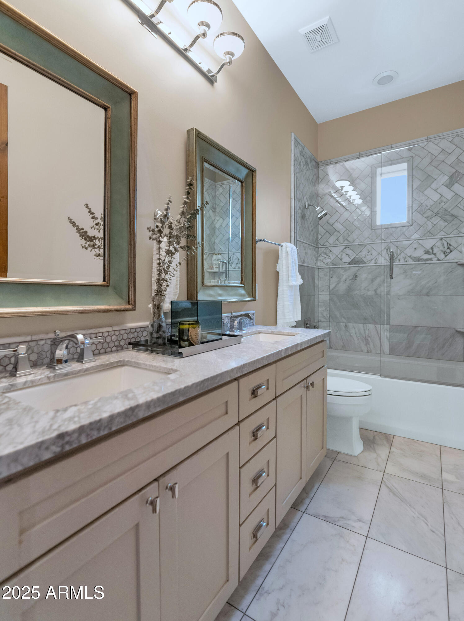 3319 E MEDLOCK Drive