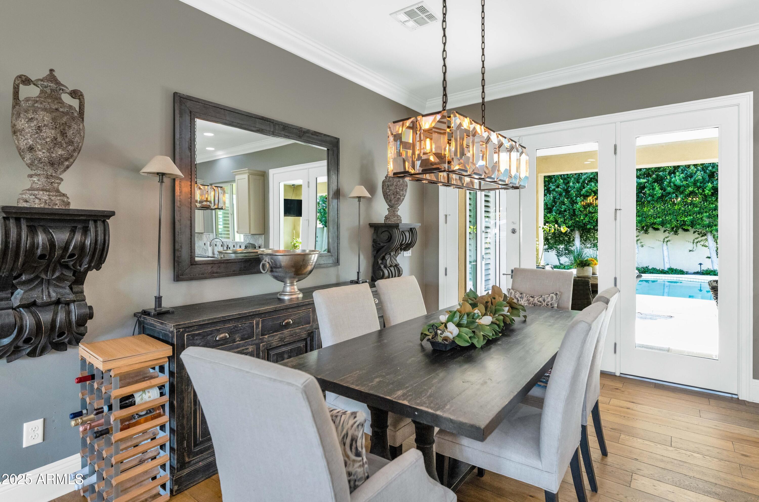 3319 E MEDLOCK Drive