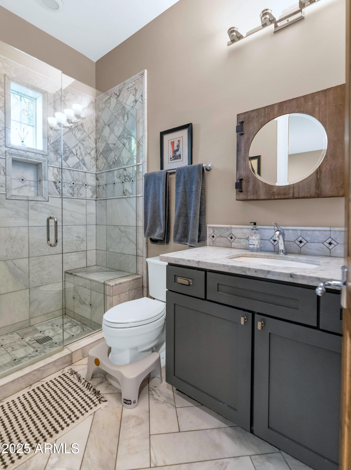 3319 E MEDLOCK Drive