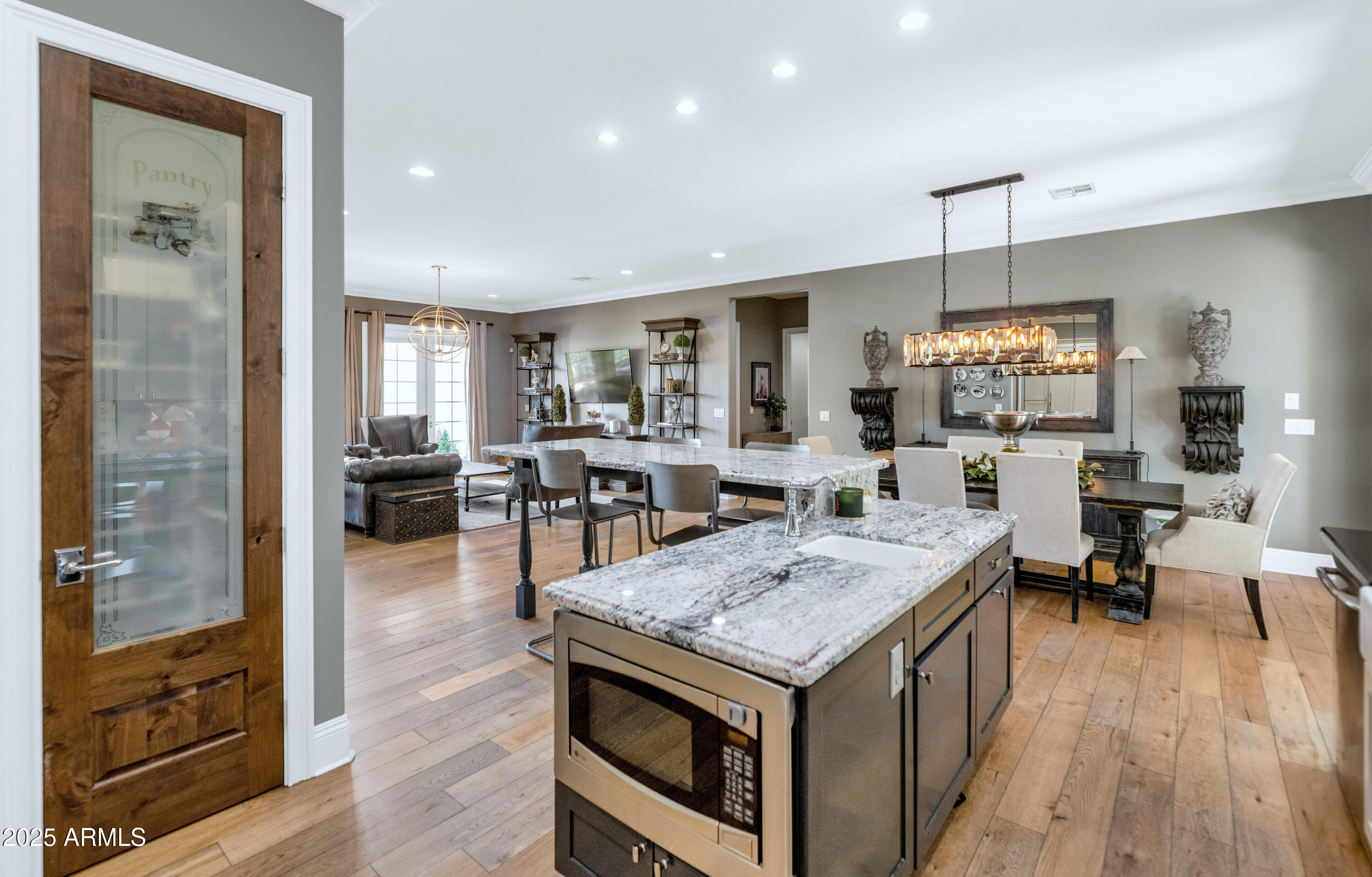 3319 E MEDLOCK Drive