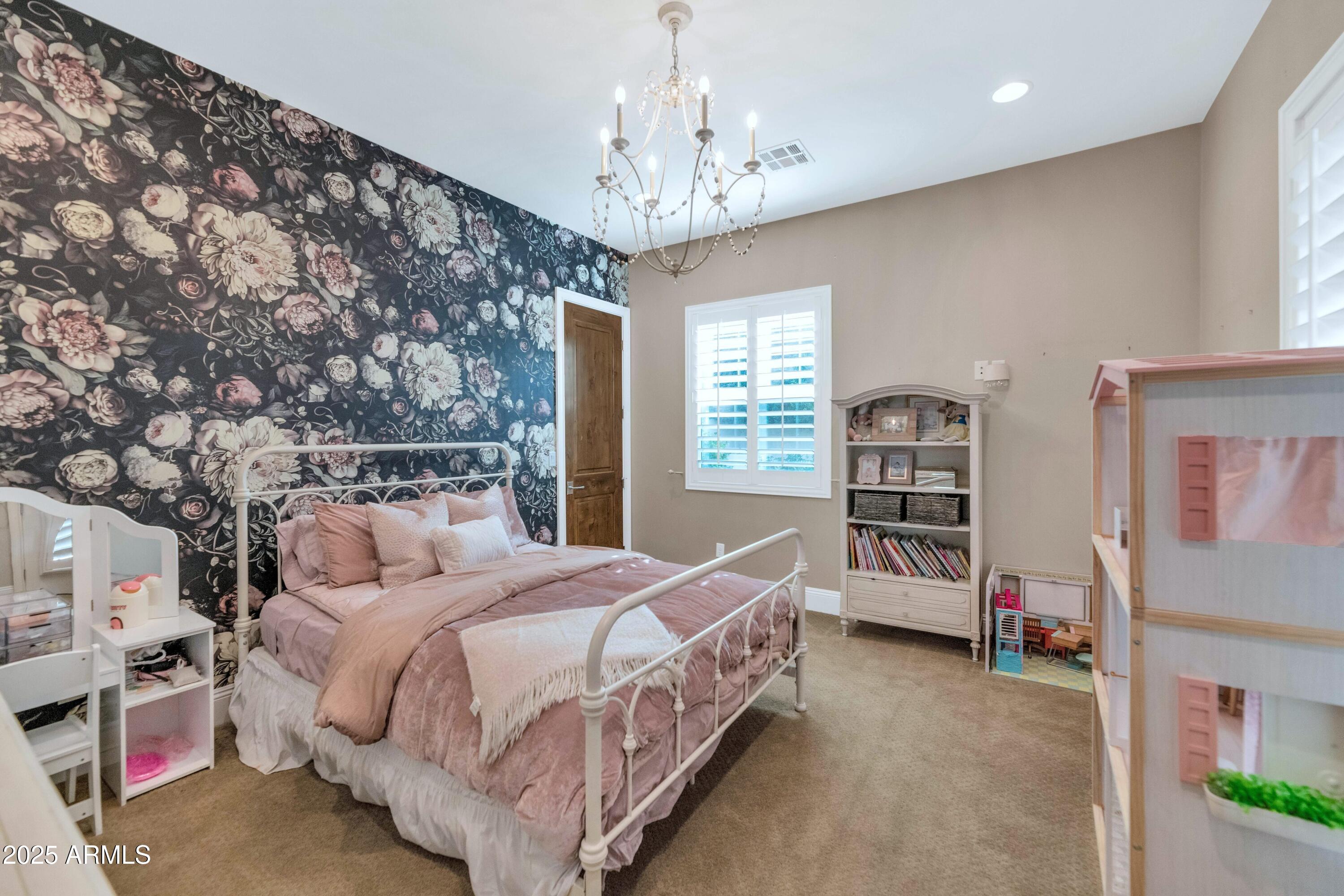 3319 E MEDLOCK Drive