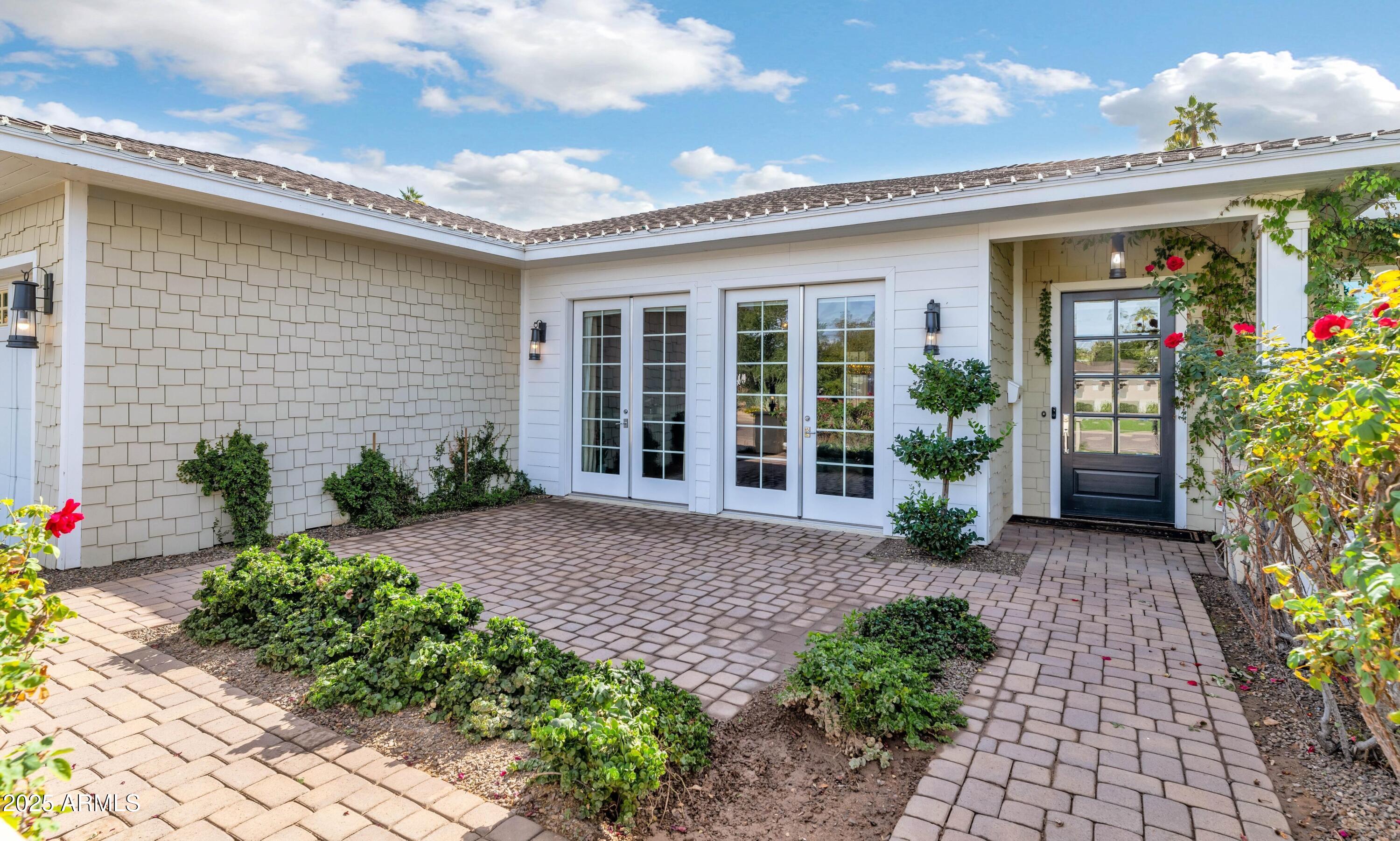 3319 E MEDLOCK Drive