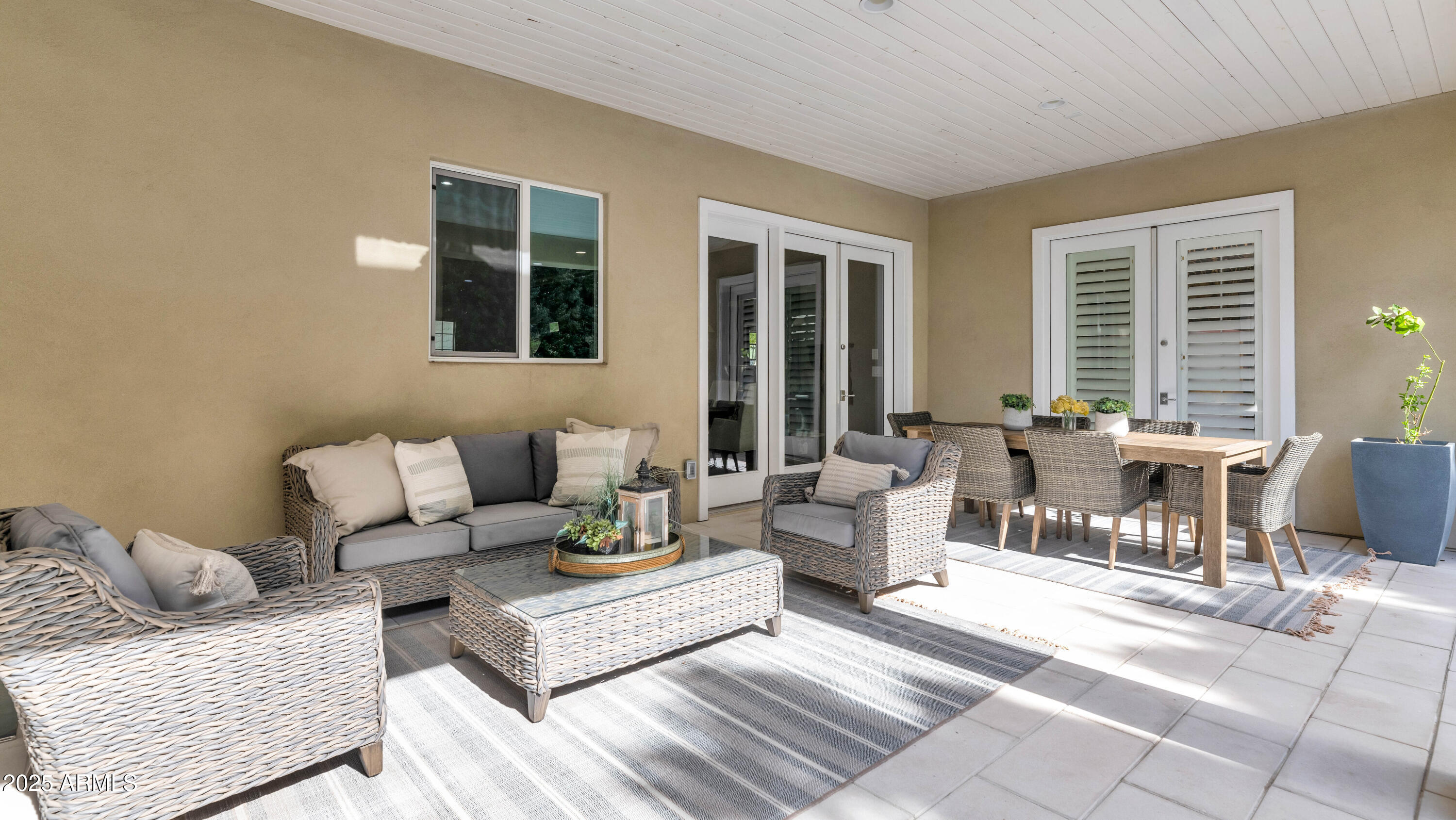 3319 E MEDLOCK Drive