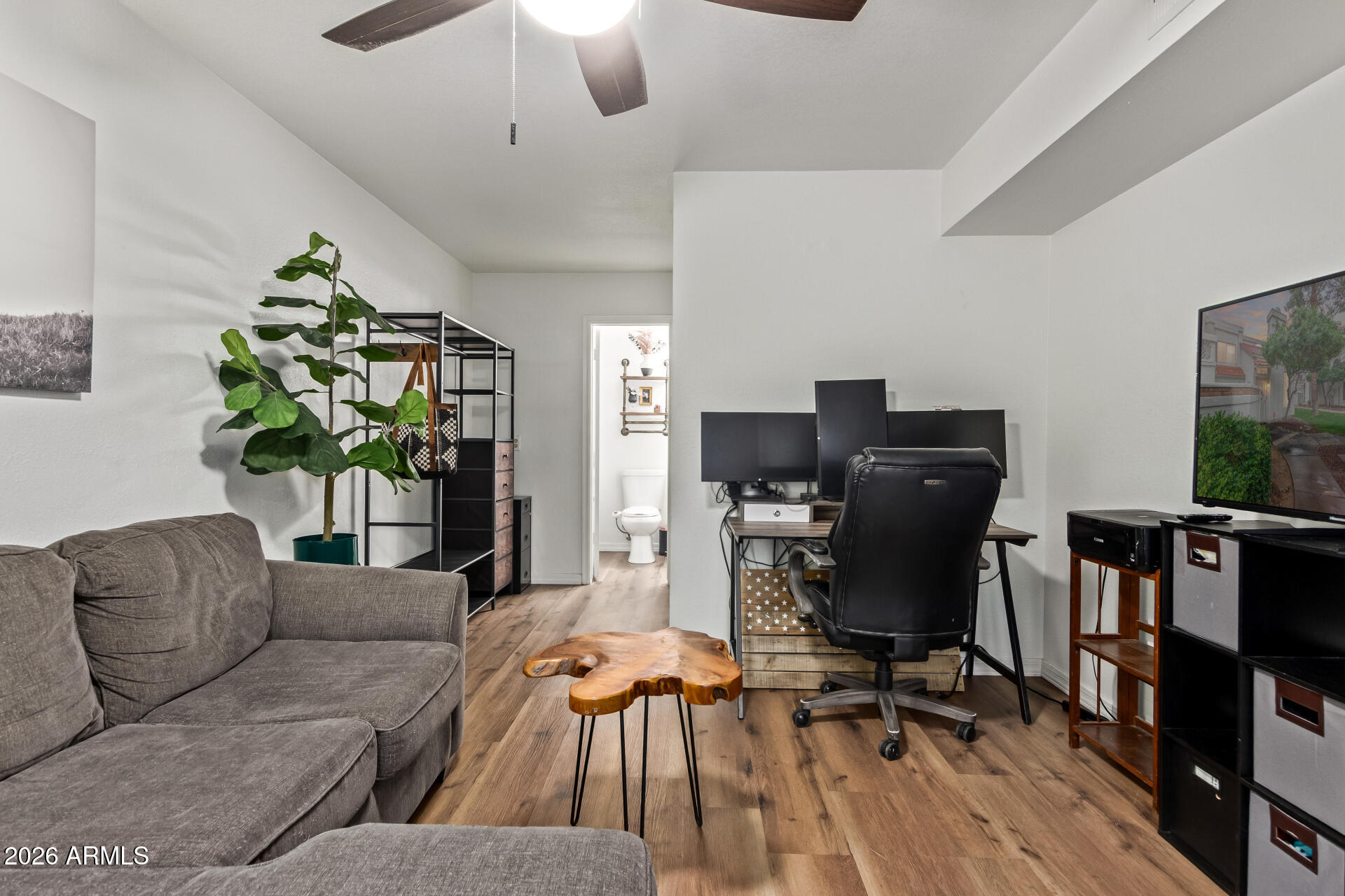 1717 E UNION HILLS Drive 1054