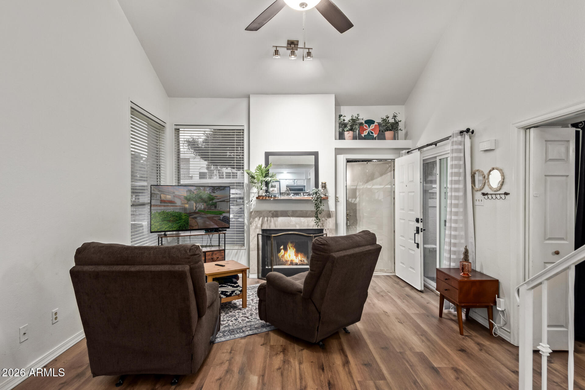 1717 E UNION HILLS Drive 1054