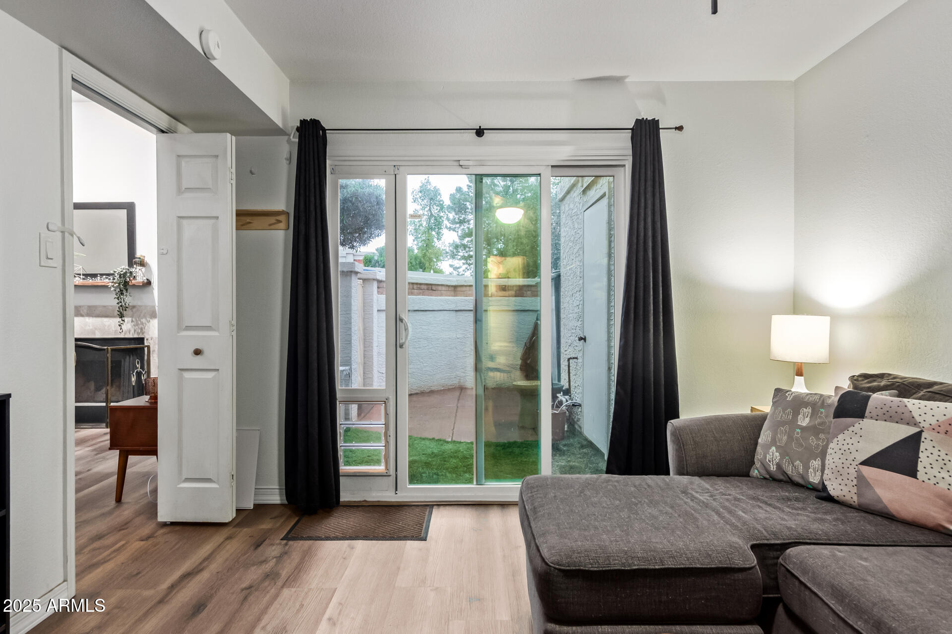 1717 E UNION HILLS Drive 1054