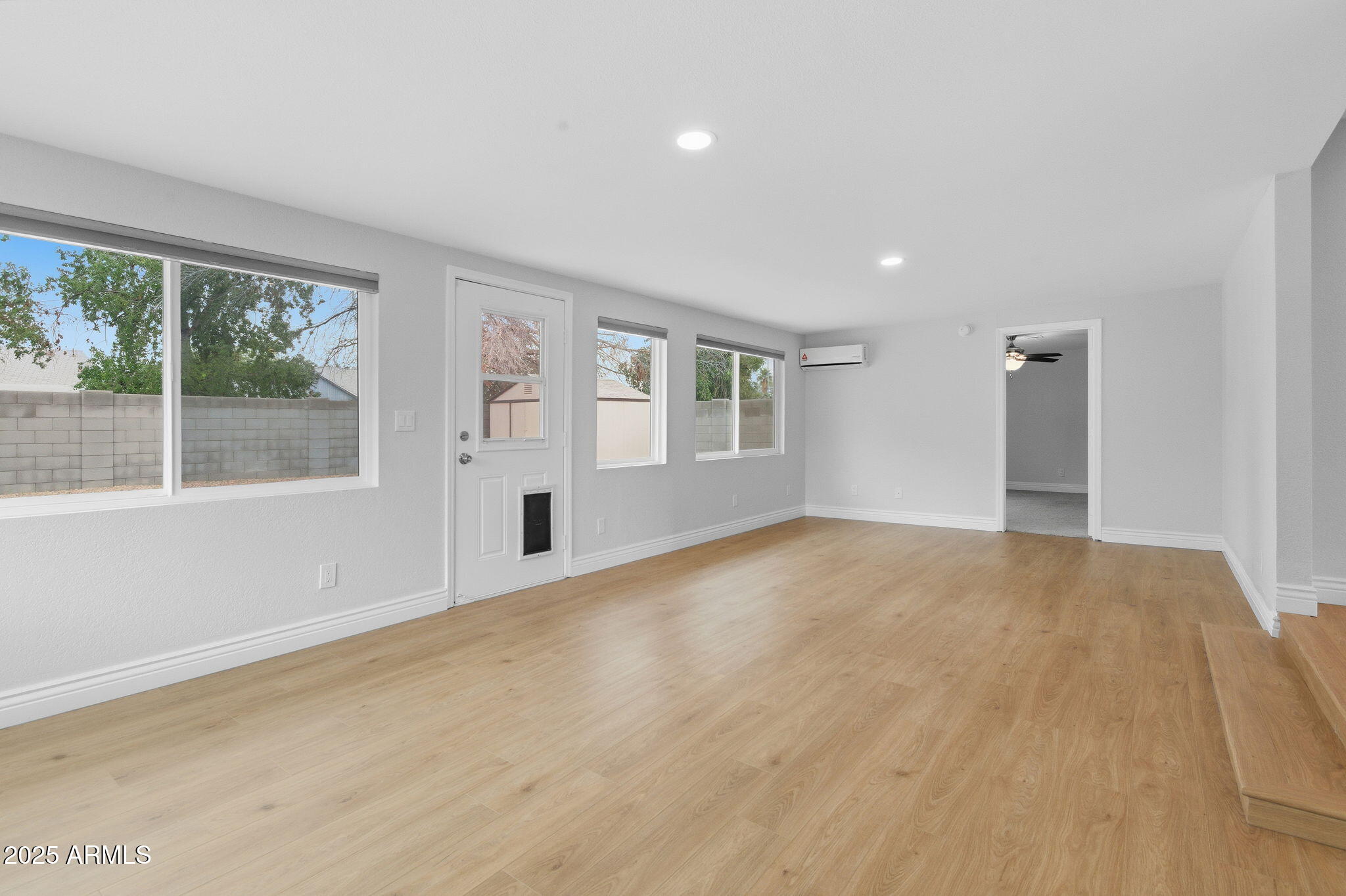 2030 W PORTOBELLO Avenue