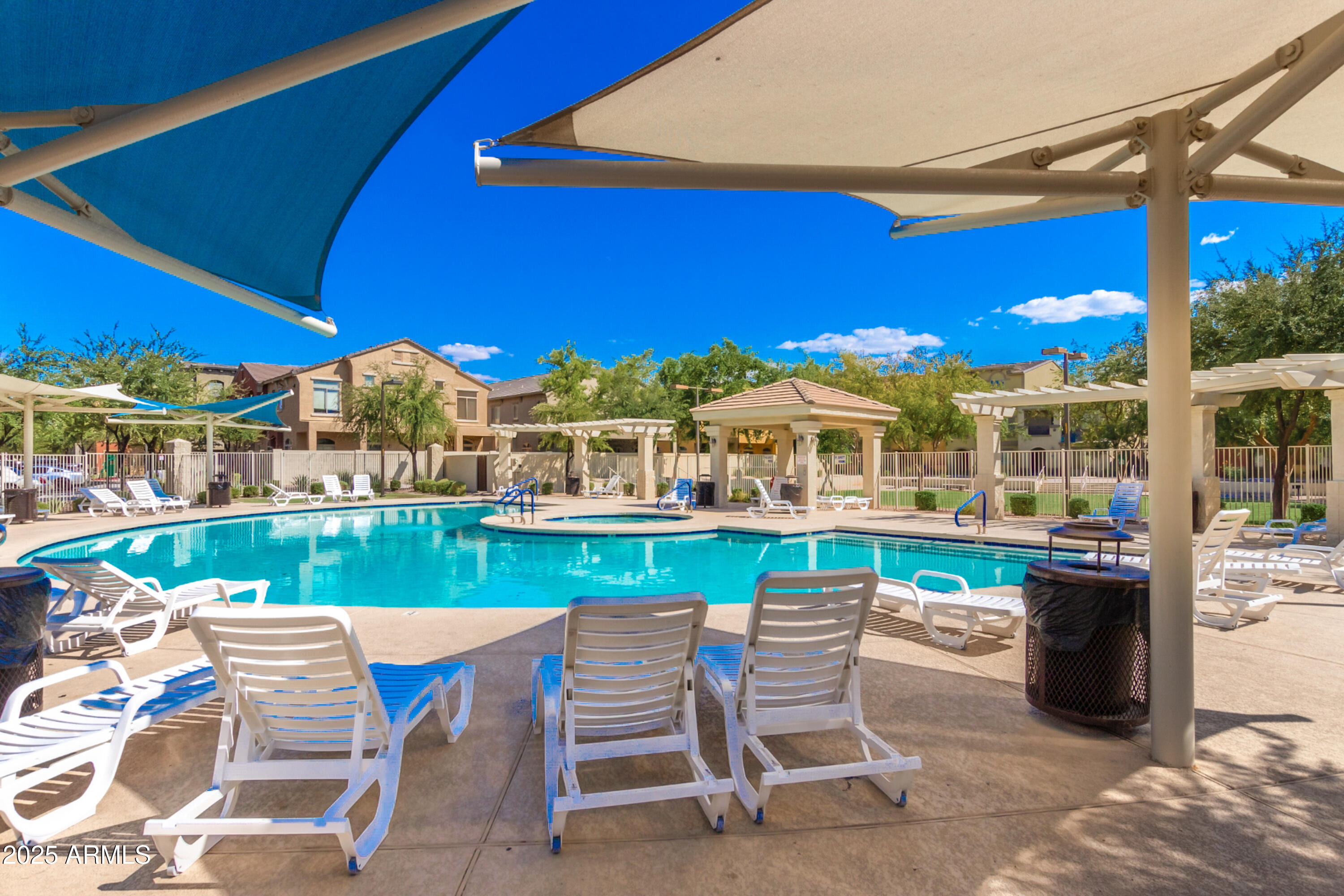 2401 E RIO SALADO Parkway 1048