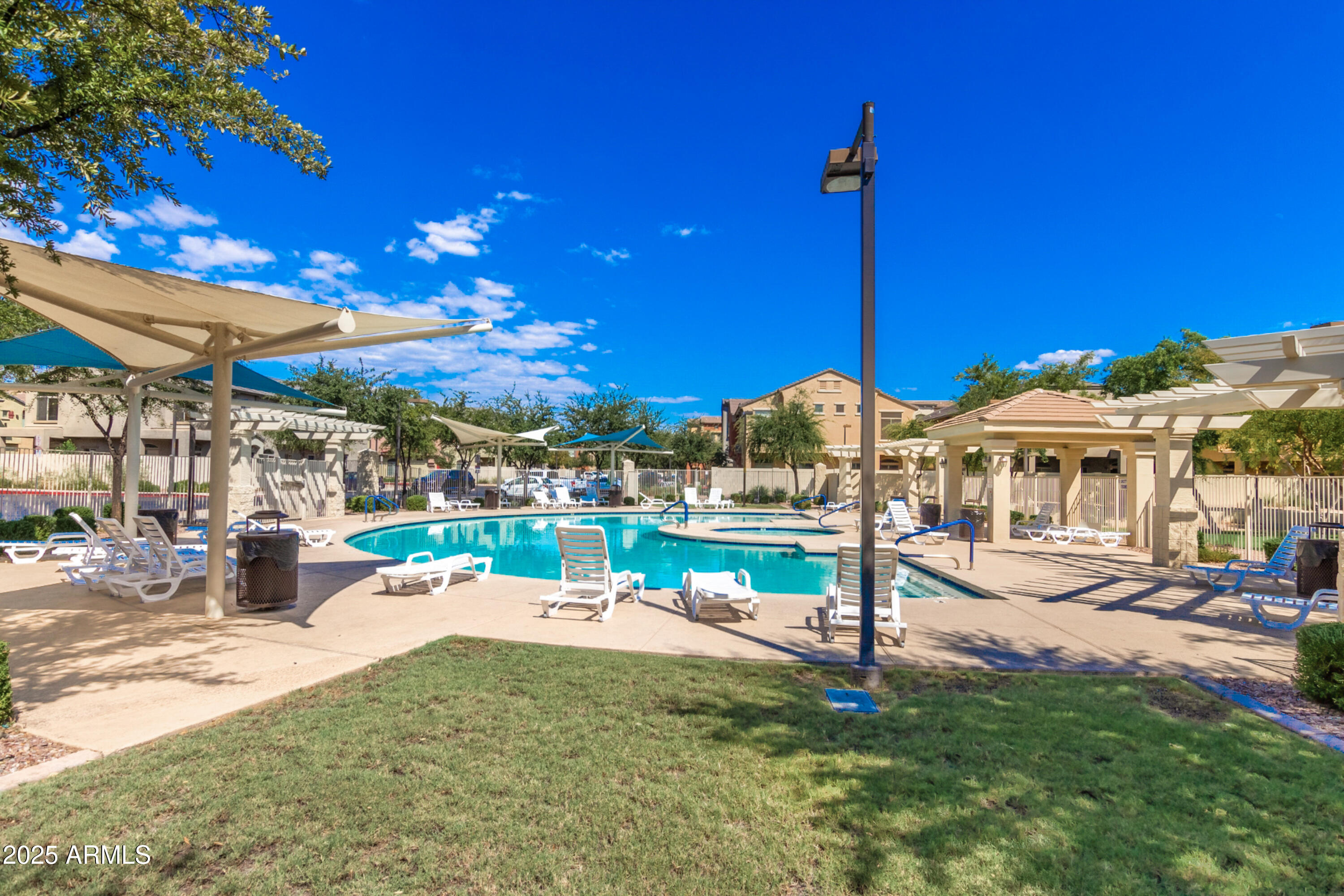 2401 E RIO SALADO Parkway 1048