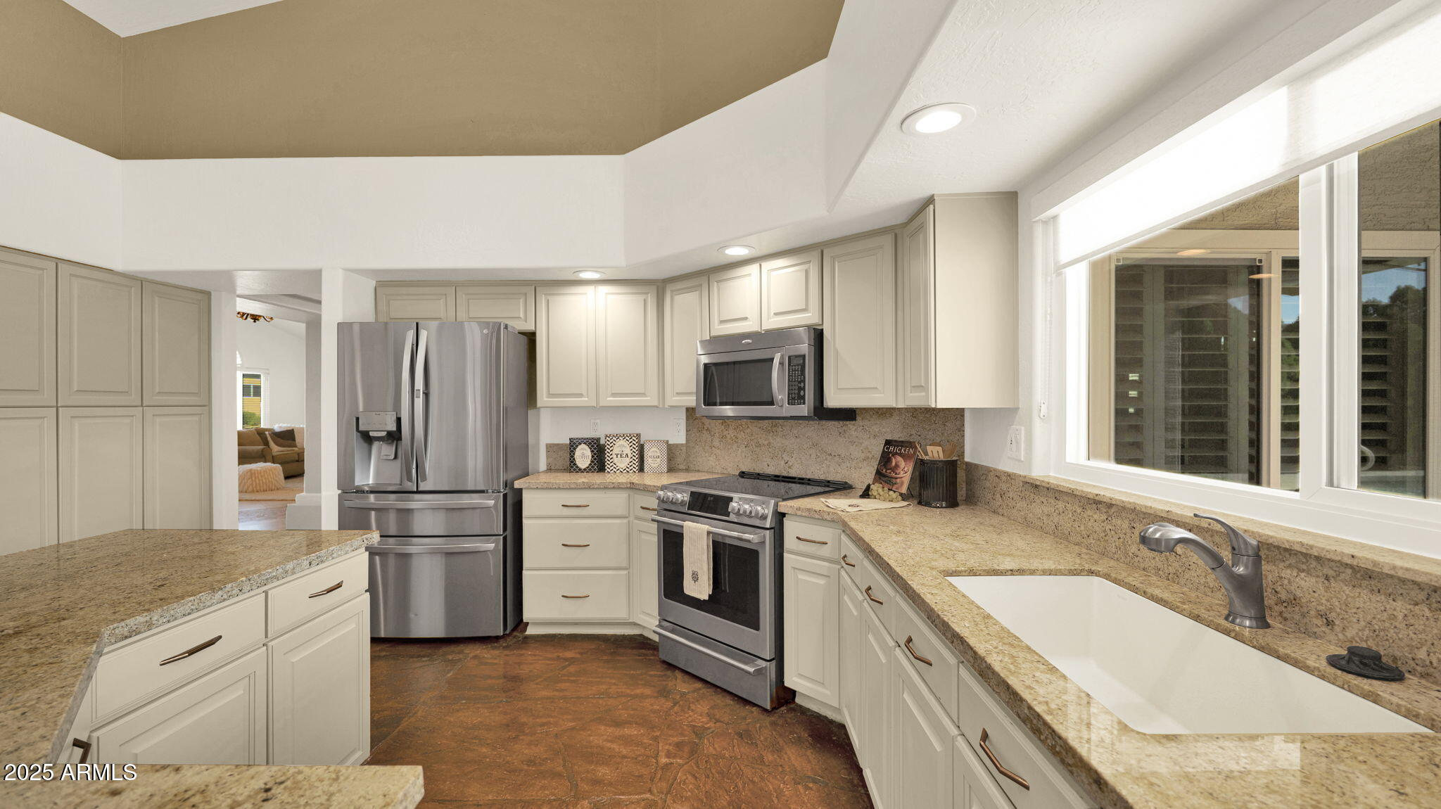 2545 E CATHEDRAL ROCK Drive