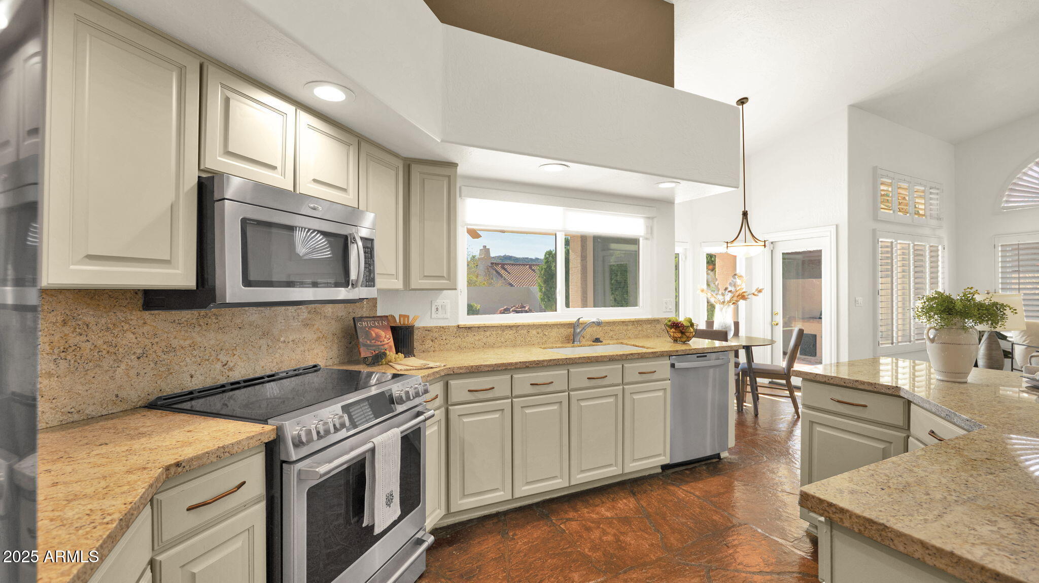 2545 E CATHEDRAL ROCK Drive