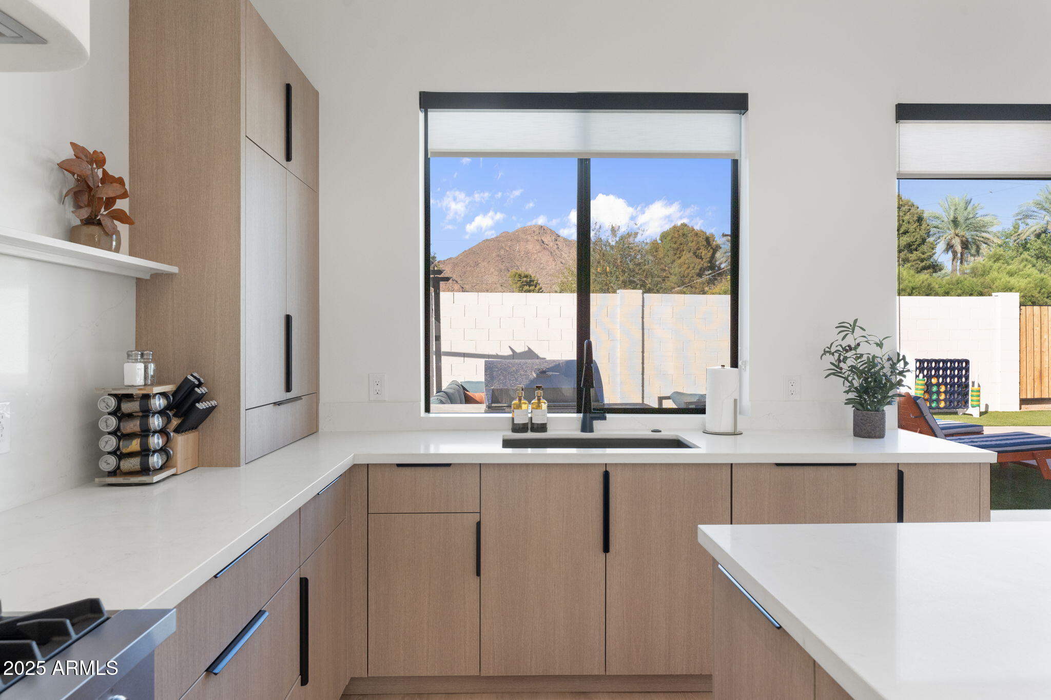 4546 E CAMPBELL Avenue