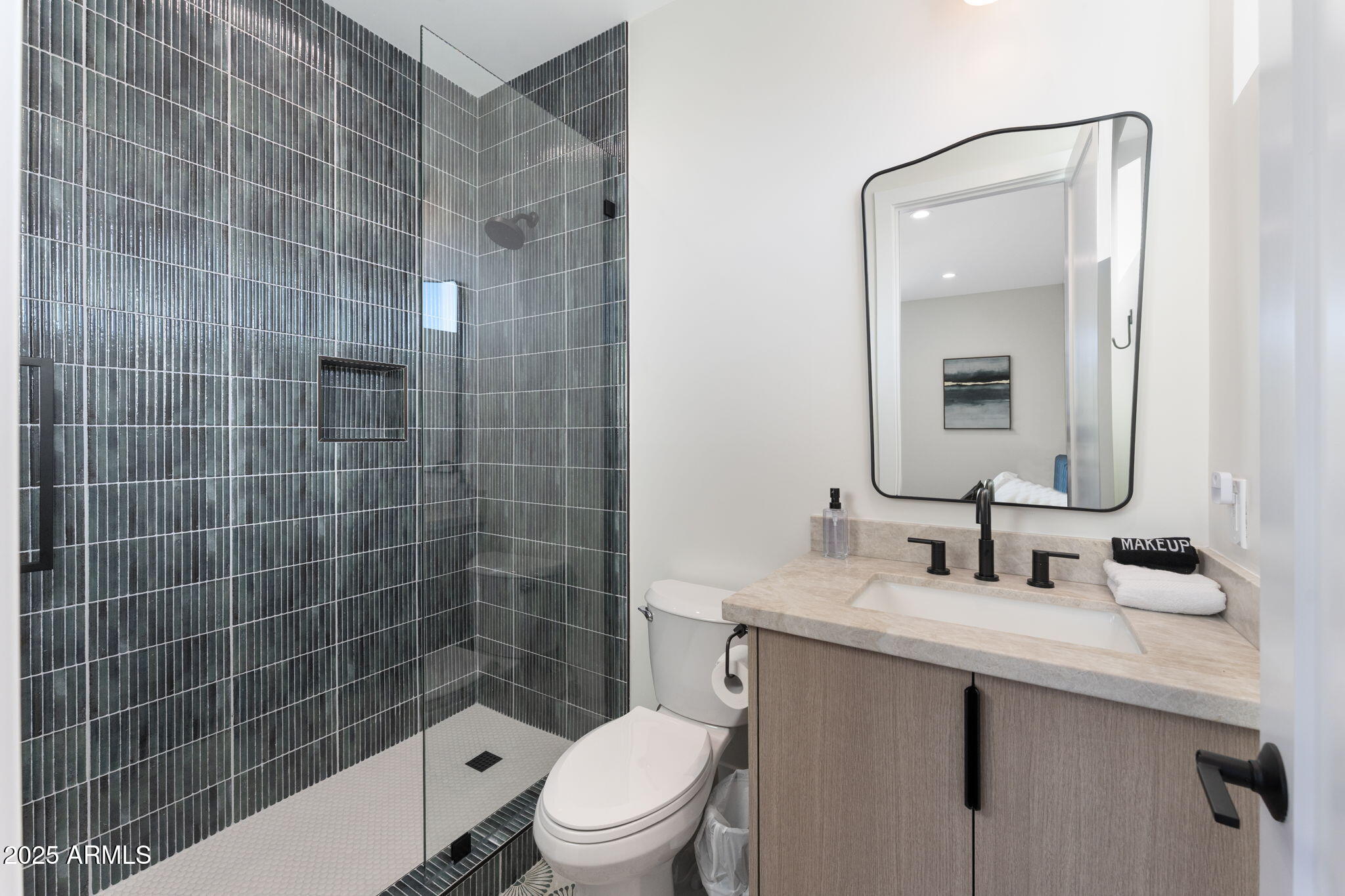 4546 E CAMPBELL Avenue