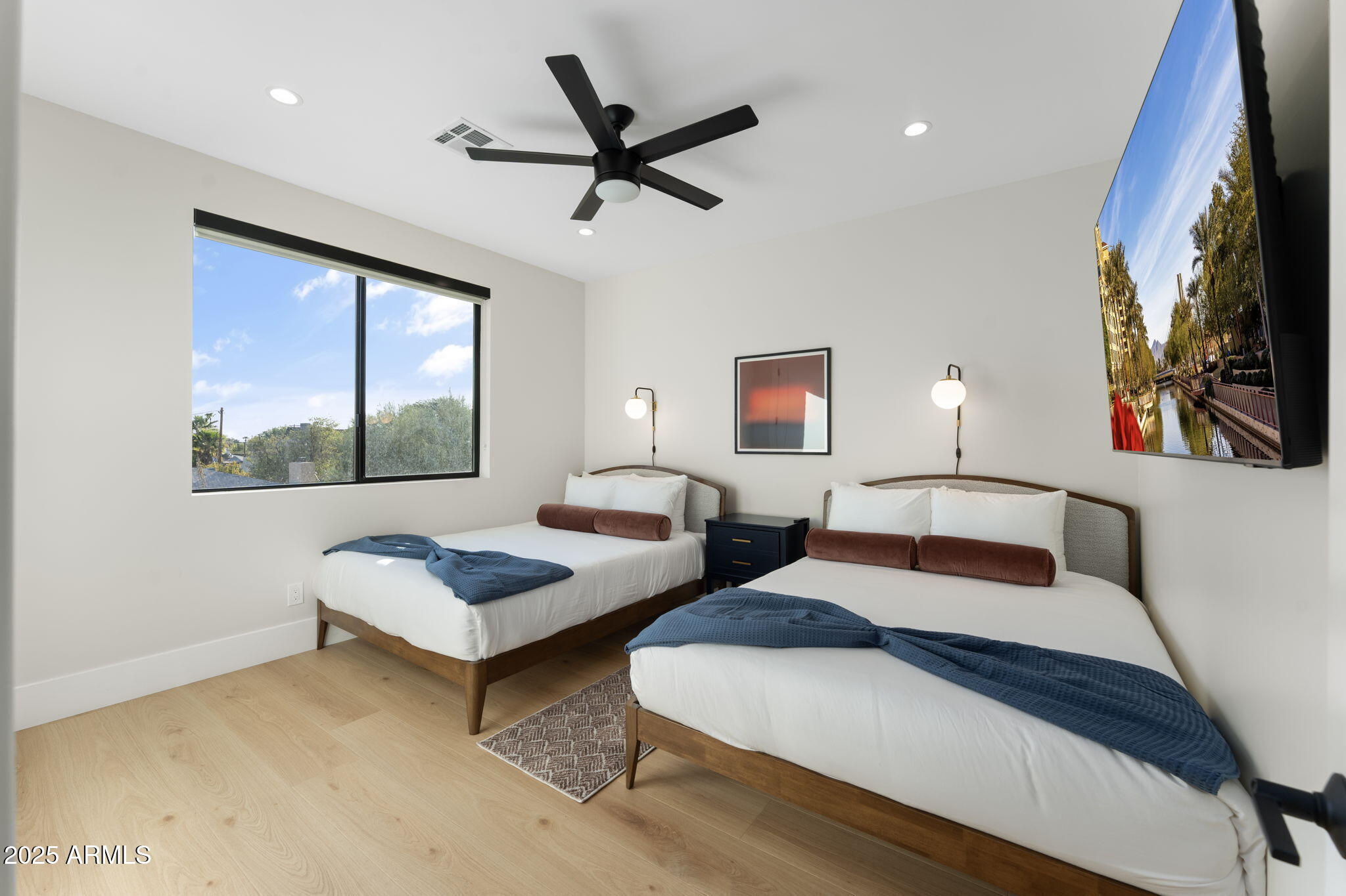 4546 E CAMPBELL Avenue