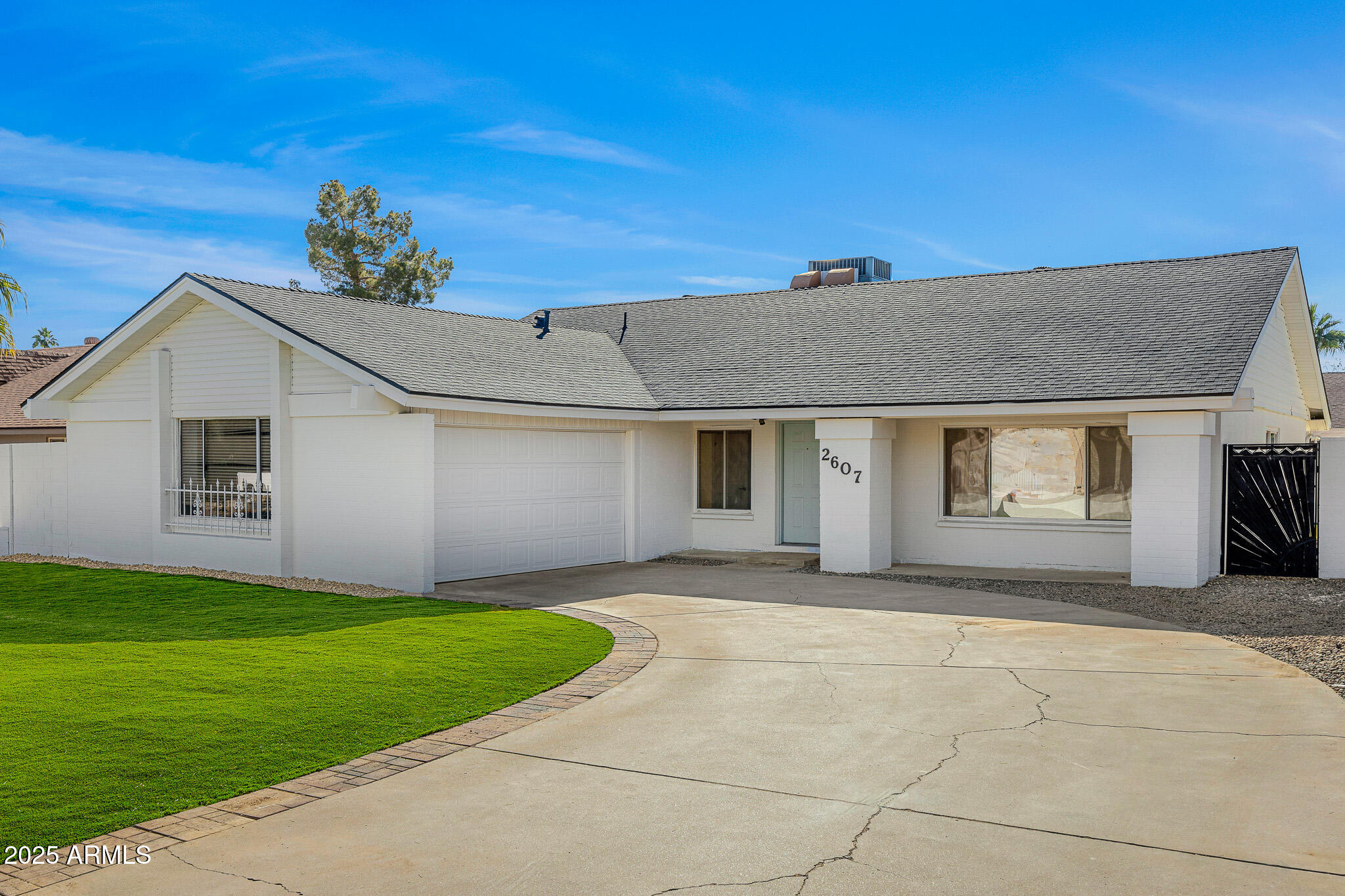 2607 E CORRINE Drive