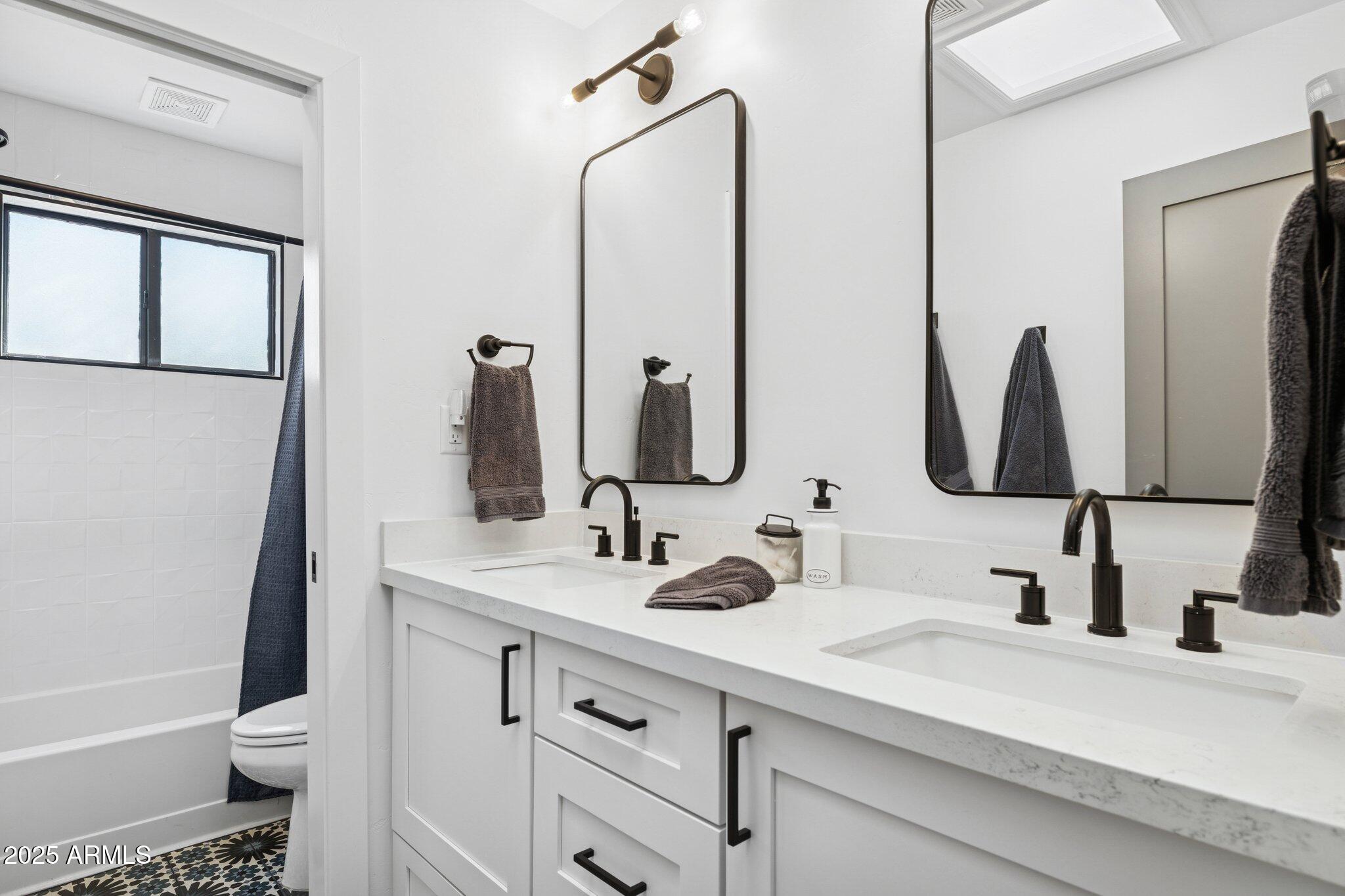 2044 E SMOKETREE Drive