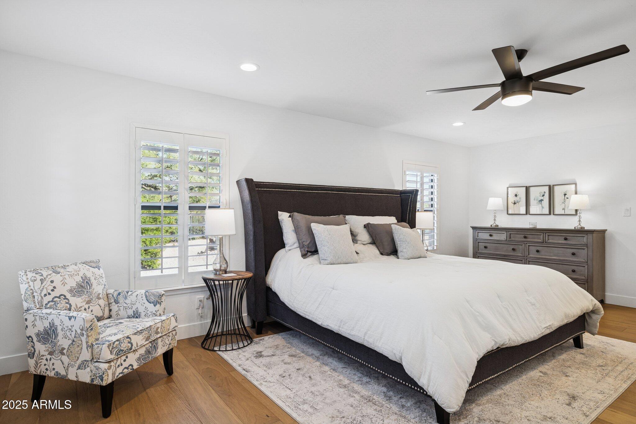 2044 E SMOKETREE Drive