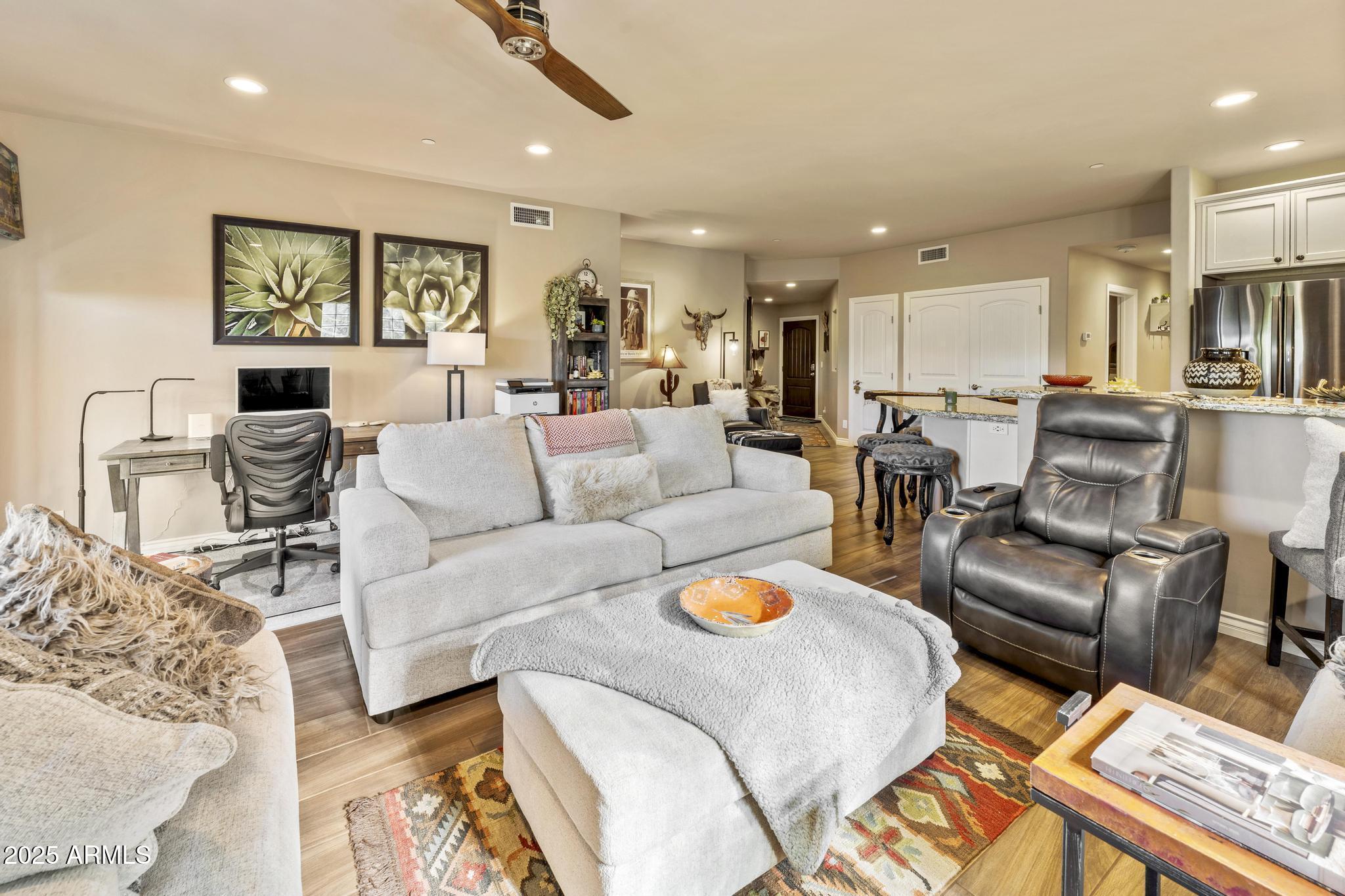6145 E CAVE CREEK Road Unit: 103