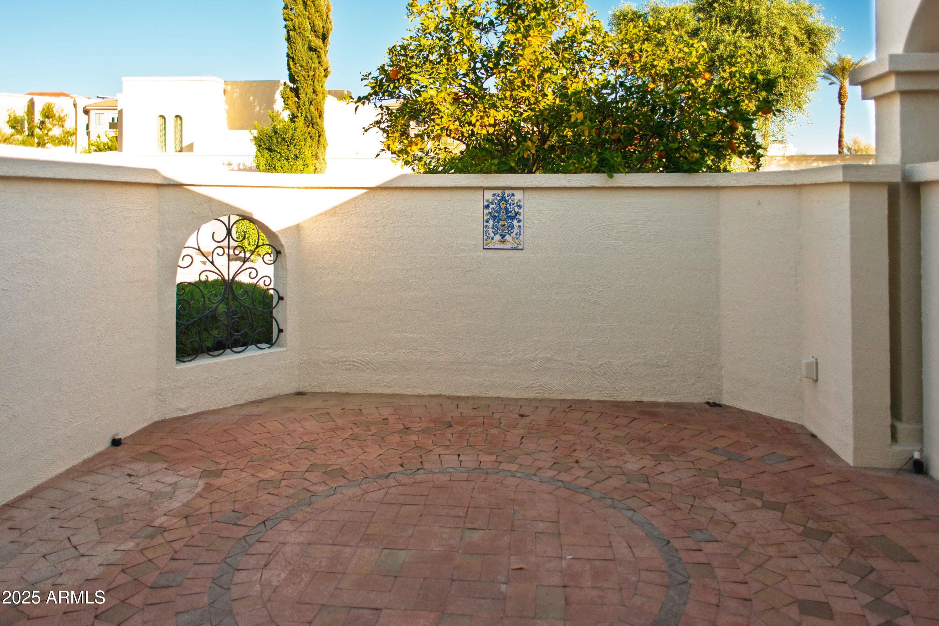 6945 E GLENROSA Avenue