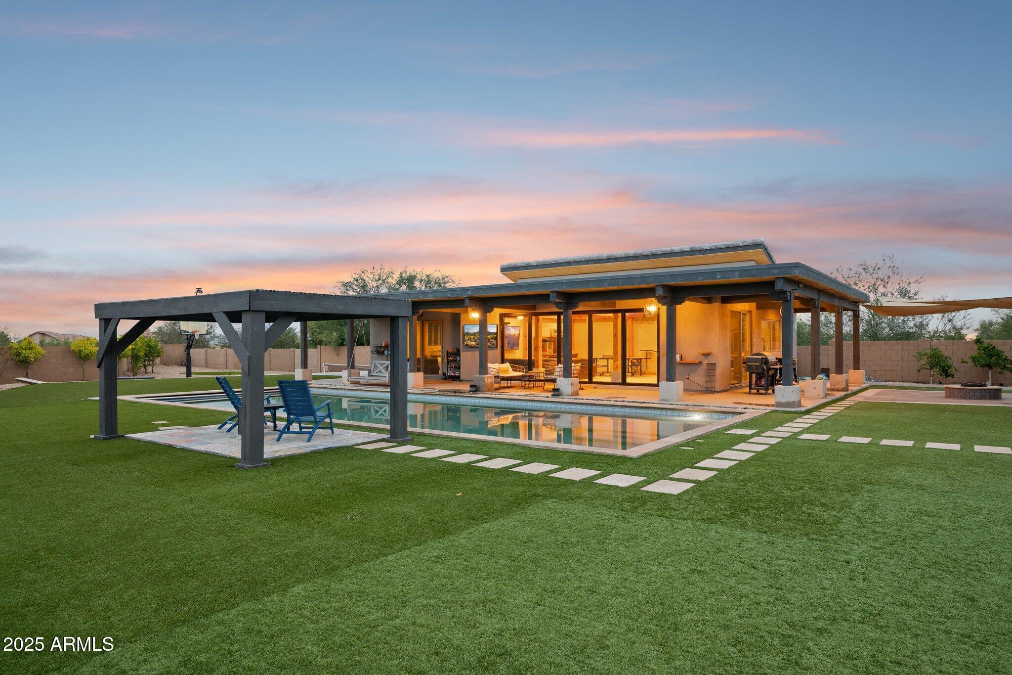 5237 E MONTGOMERY Road