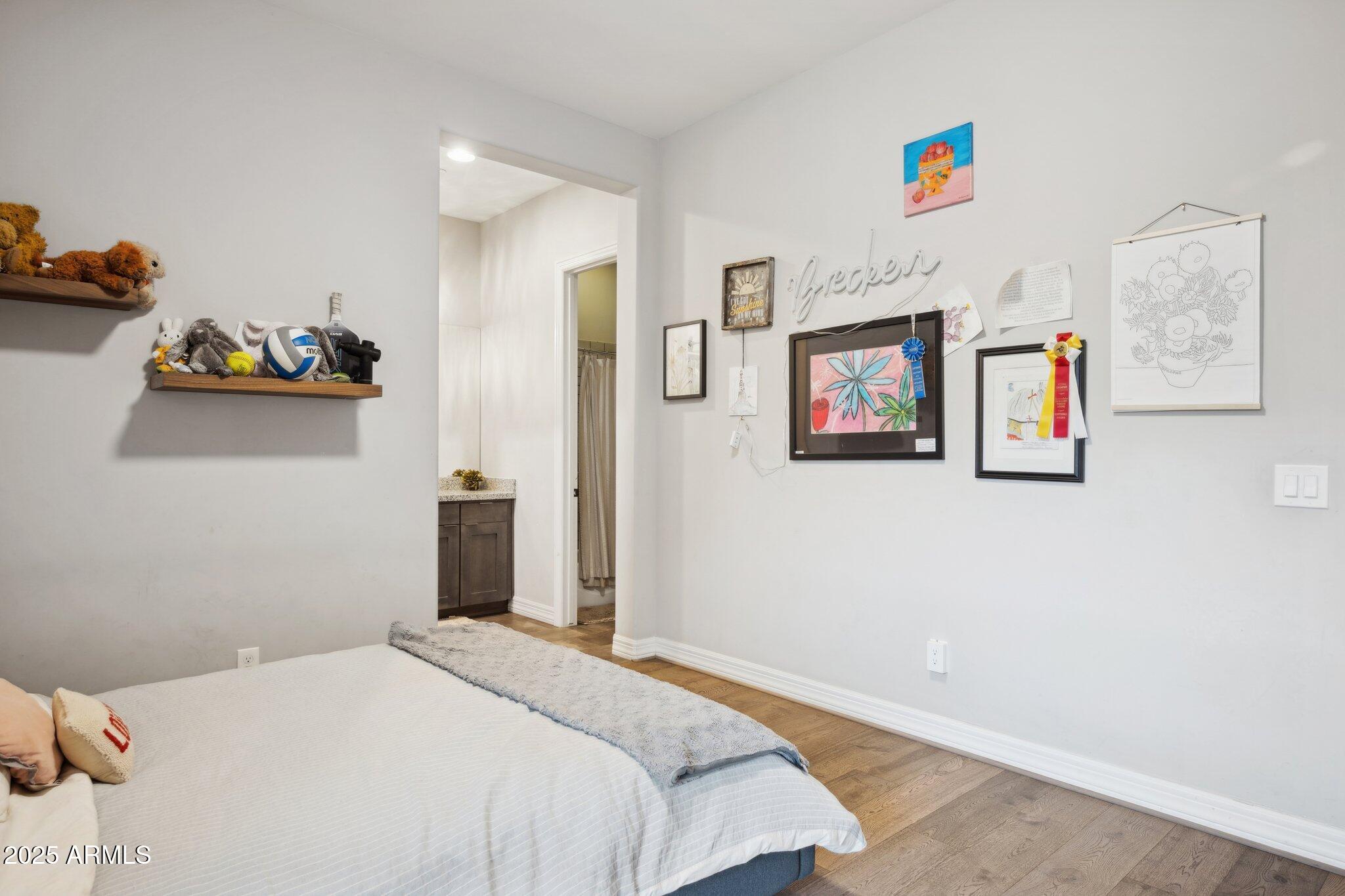 5237 E MONTGOMERY Road