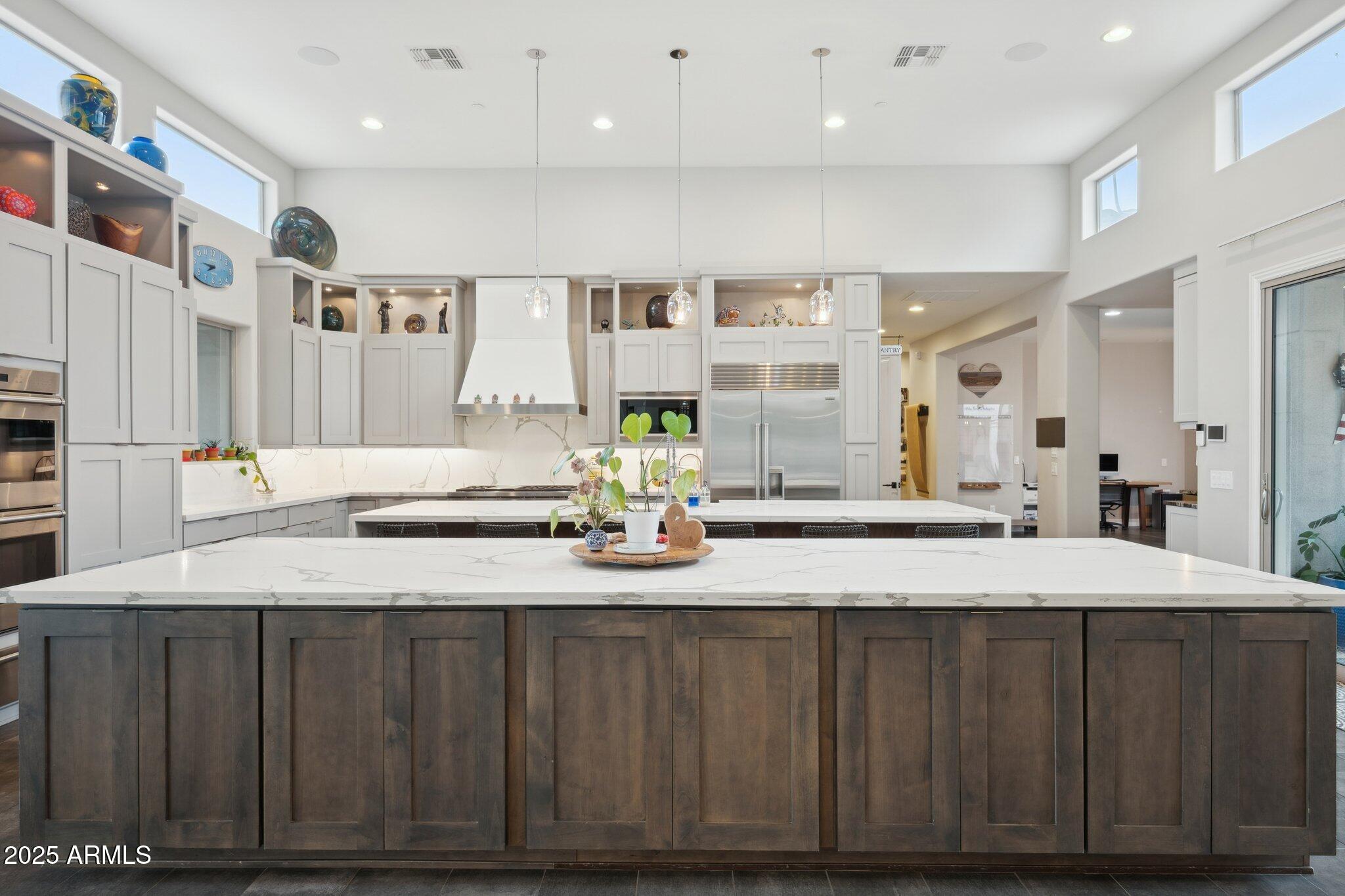 5237 E MONTGOMERY Road