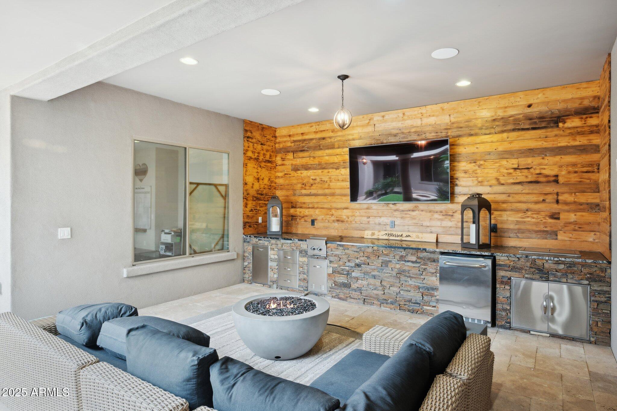 5237 E MONTGOMERY Road