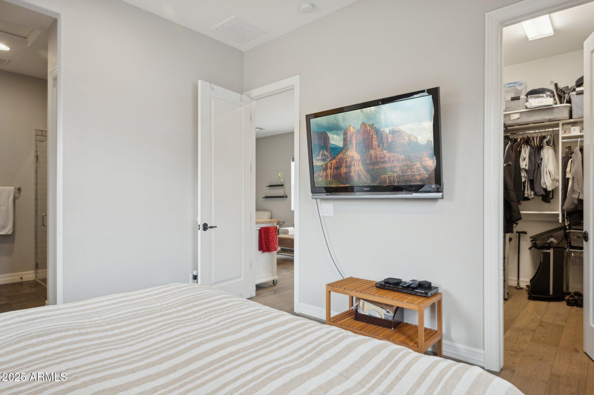 5237 E MONTGOMERY Road