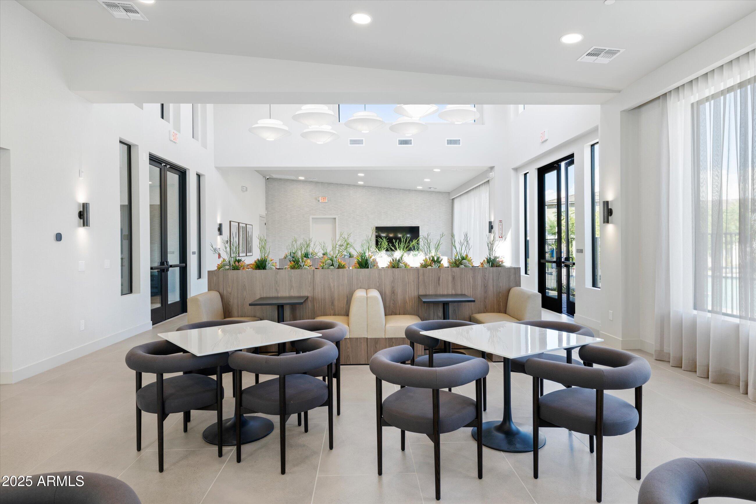 2121 W Sonoran Desert Drive 8