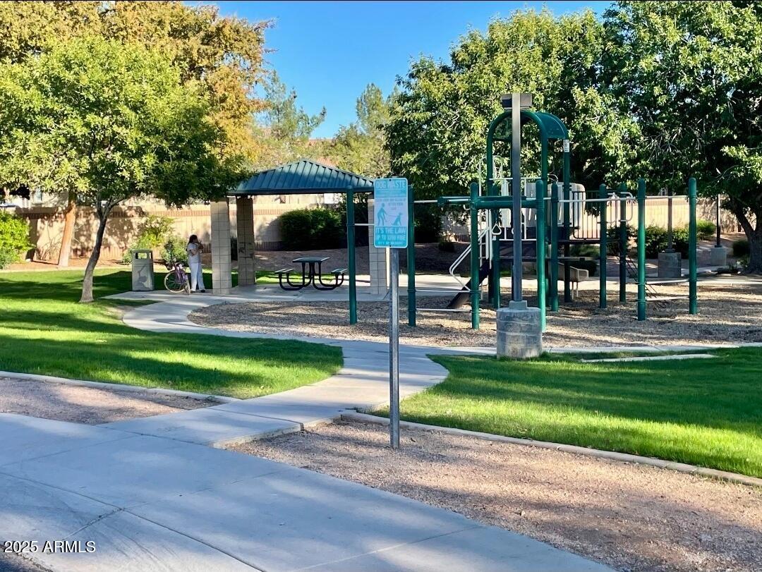 1938 E LOS ALAMOS Street