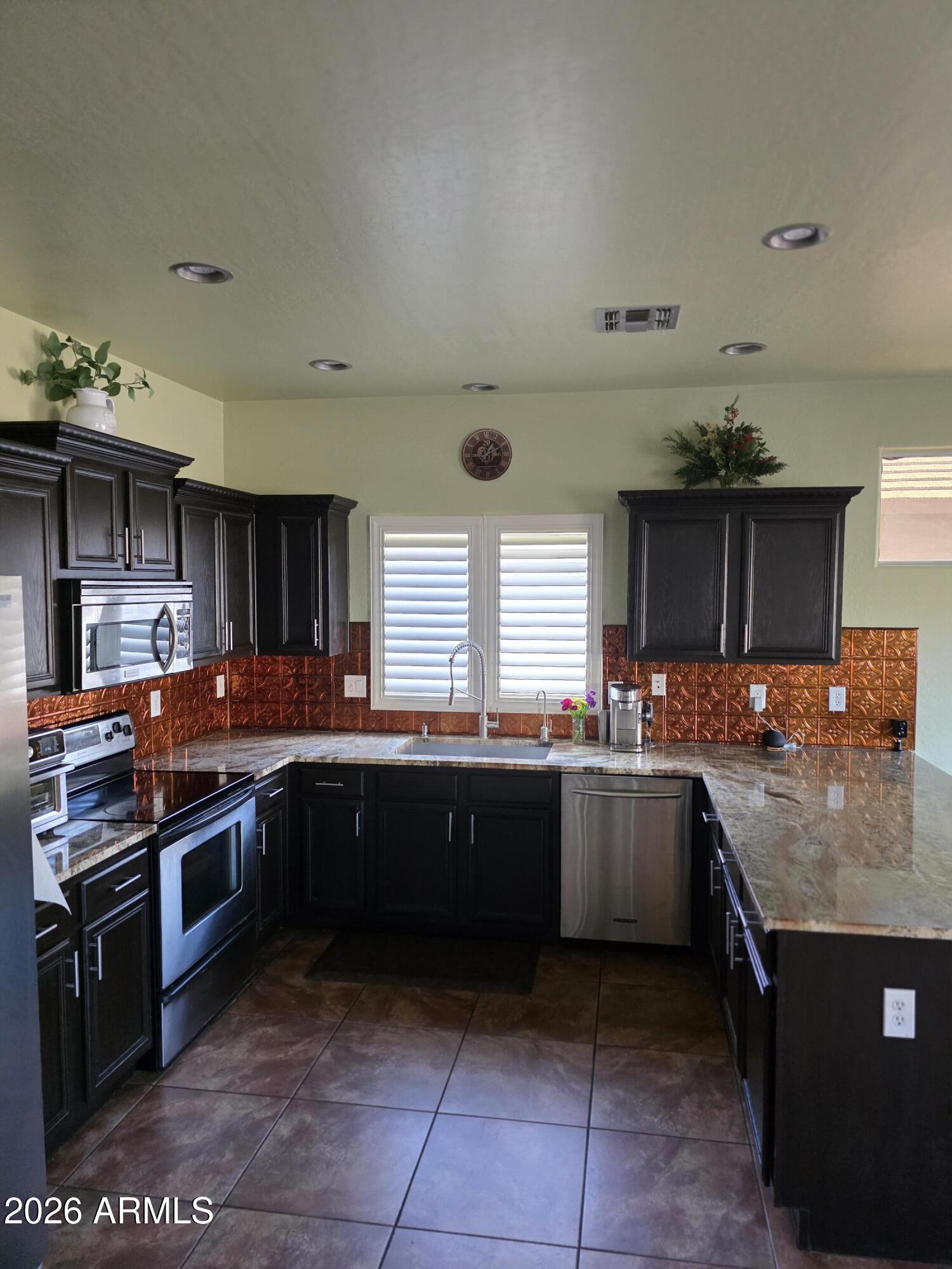 1938 E LOS ALAMOS Street