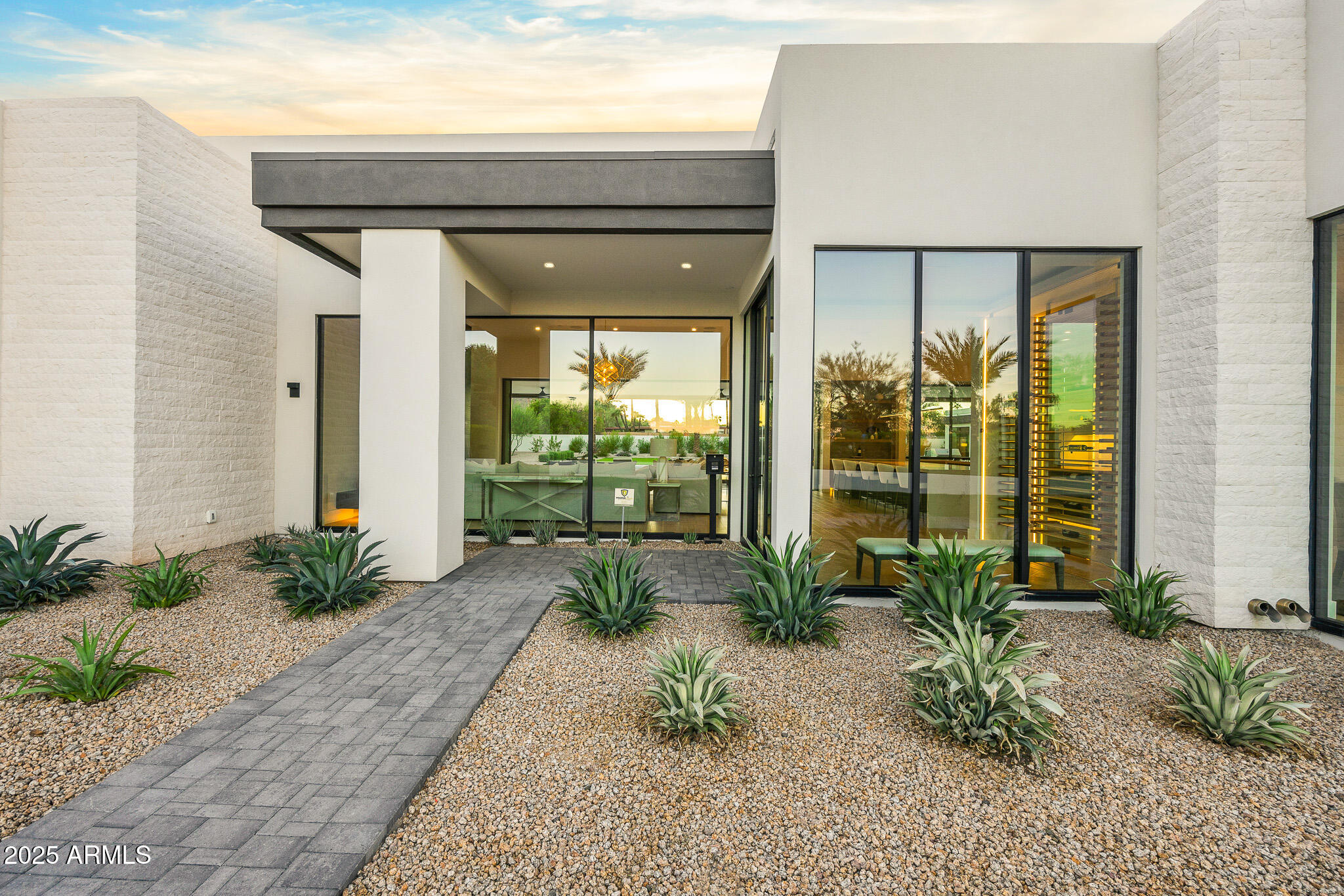 5800 N MONTE VISTA Drive