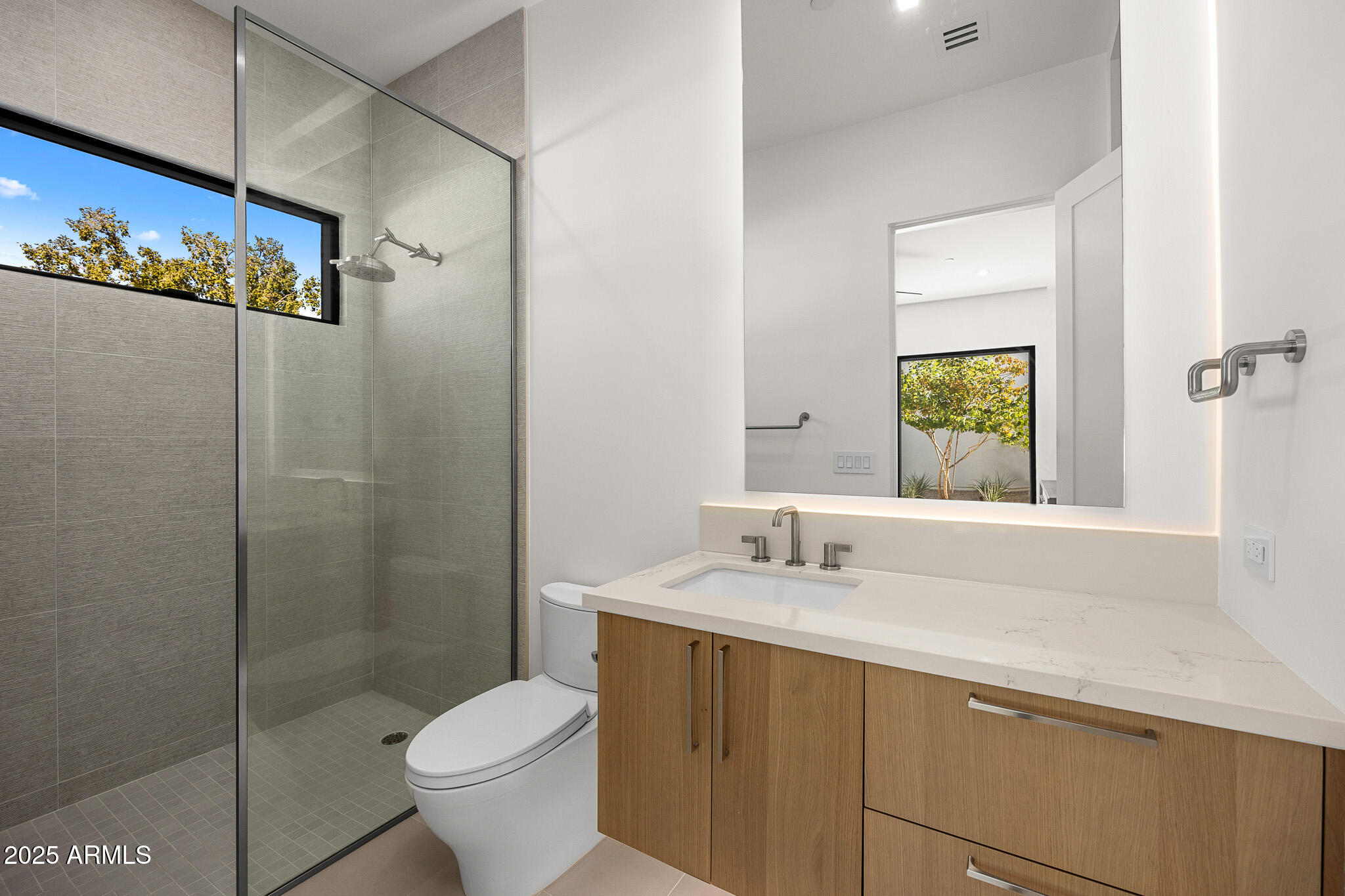 5800 N MONTE VISTA Drive