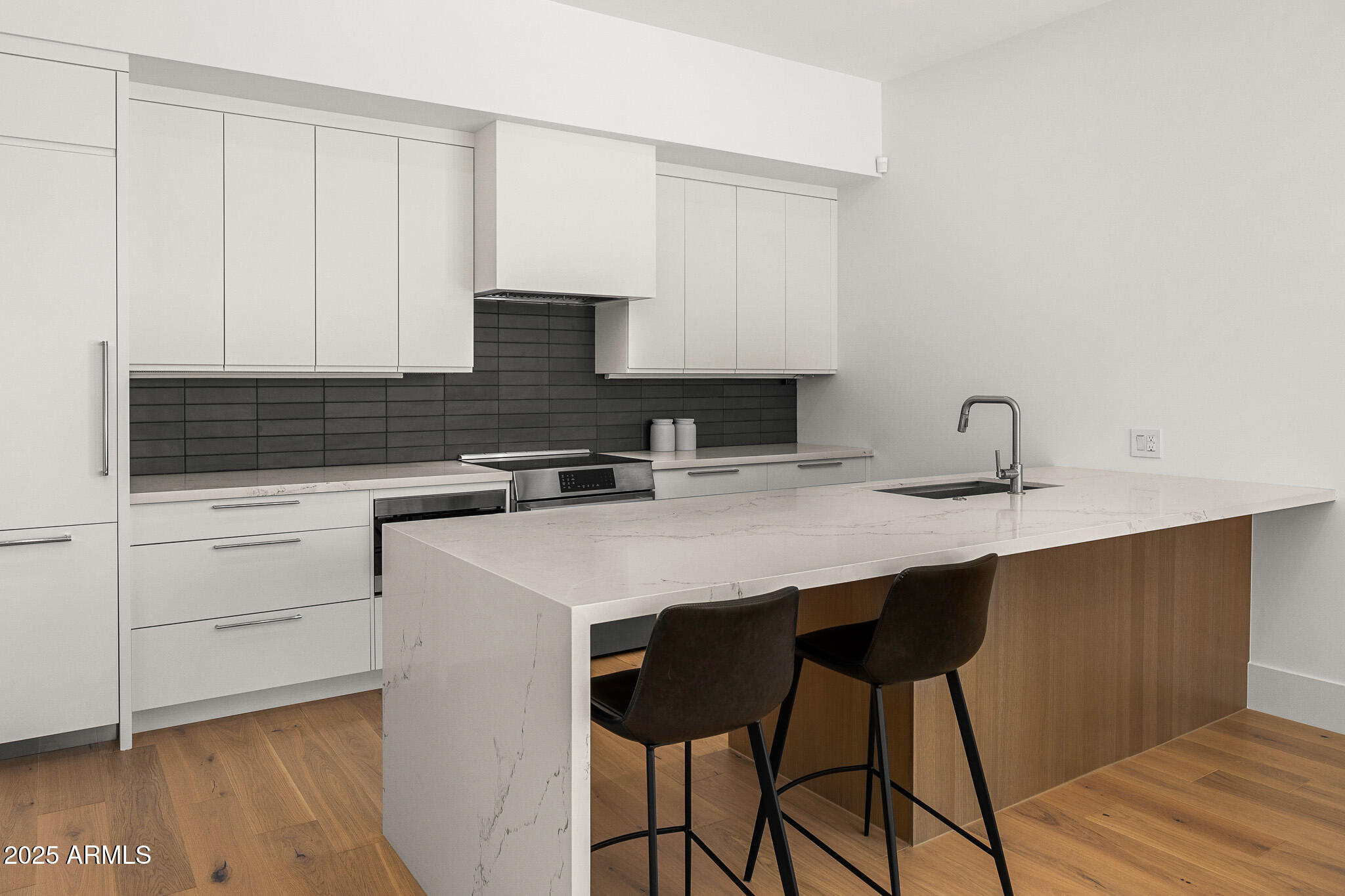 5800 N MONTE VISTA Drive