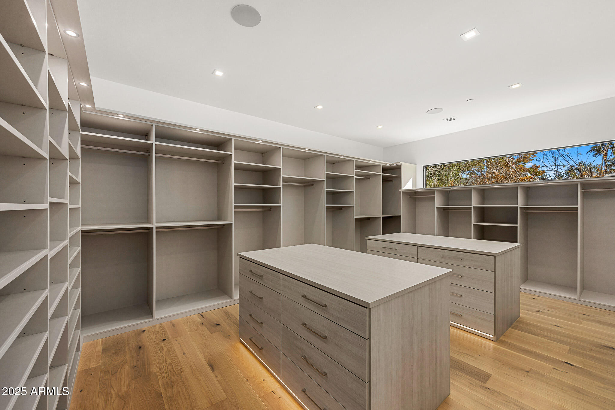 5800 N MONTE VISTA Drive