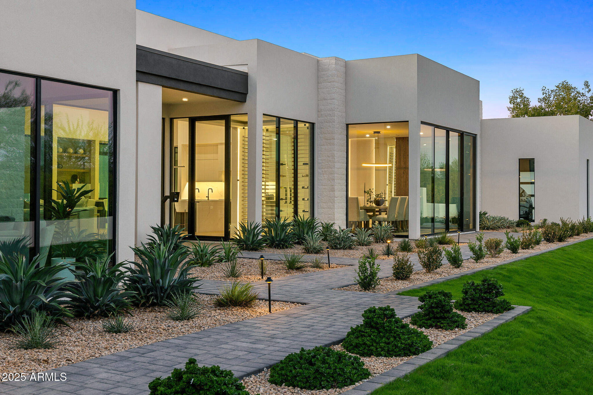 5800 N MONTE VISTA Drive