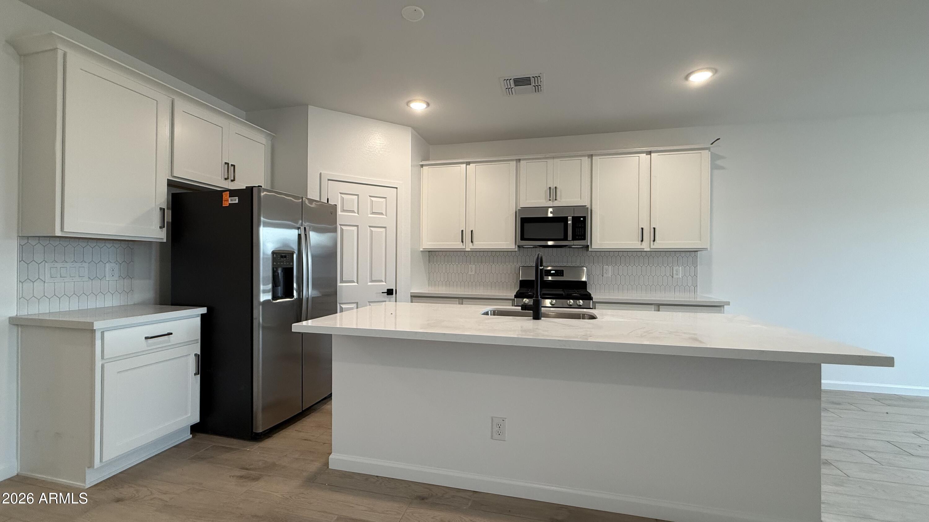 47663 W KENNER Drive