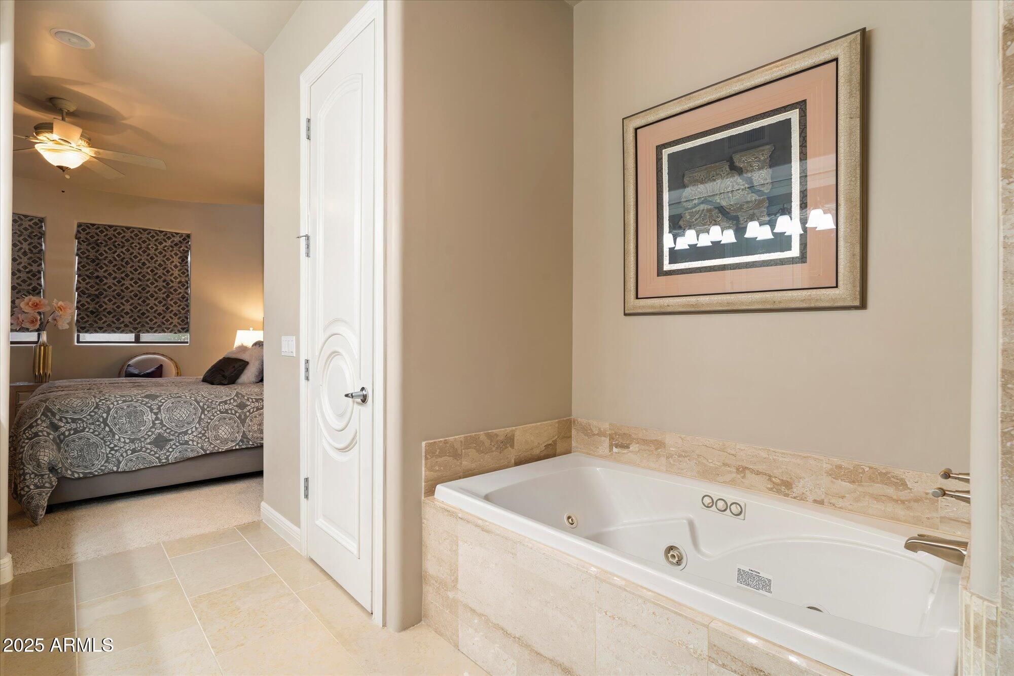 6621 N ARIZONA BILTMORE Circle