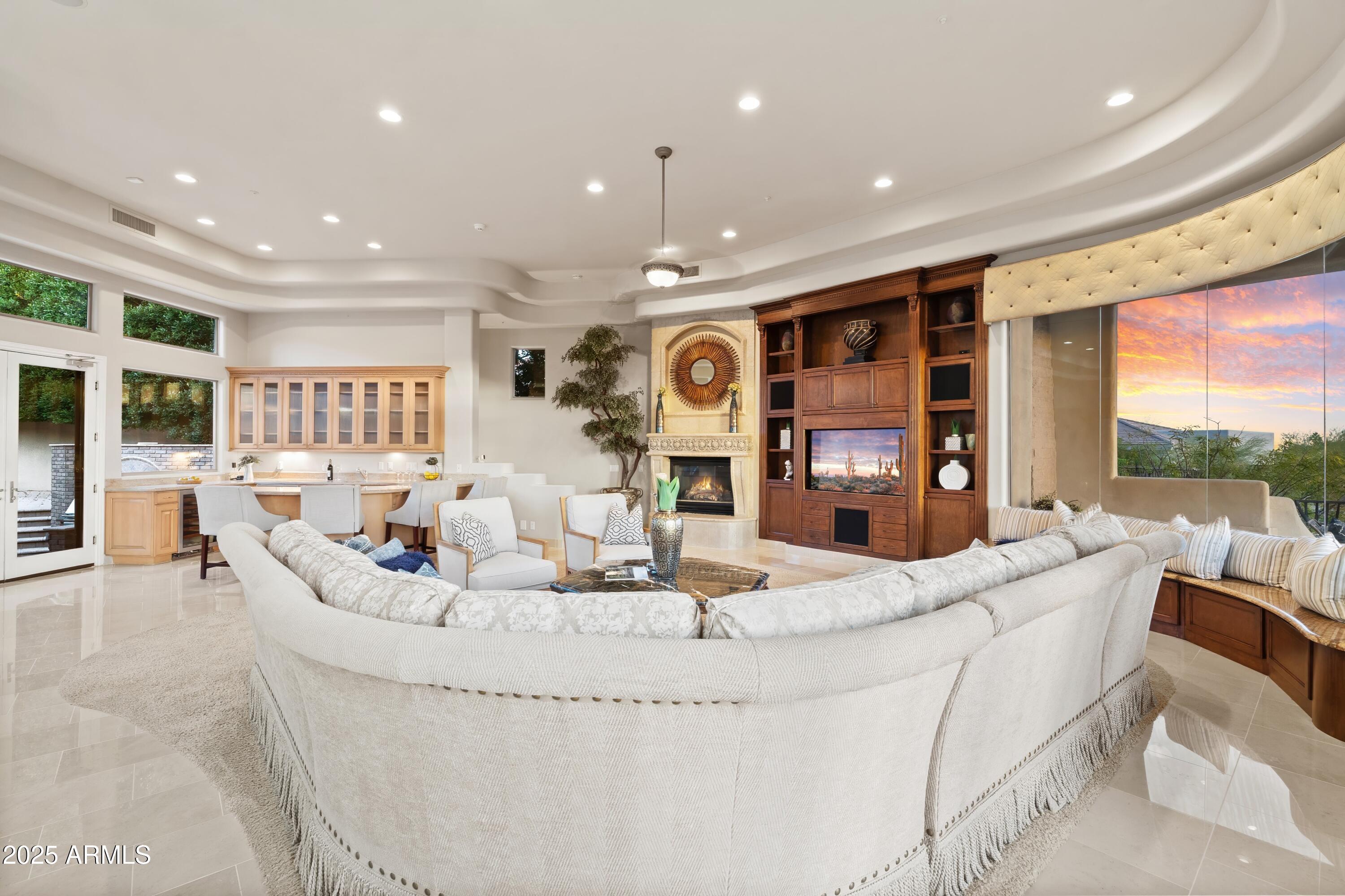 6621 N ARIZONA BILTMORE Circle