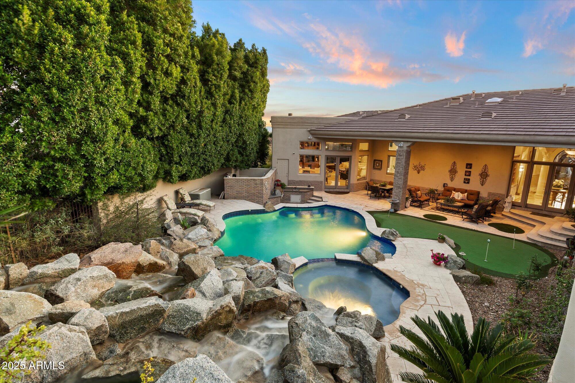 6621 N ARIZONA BILTMORE Circle