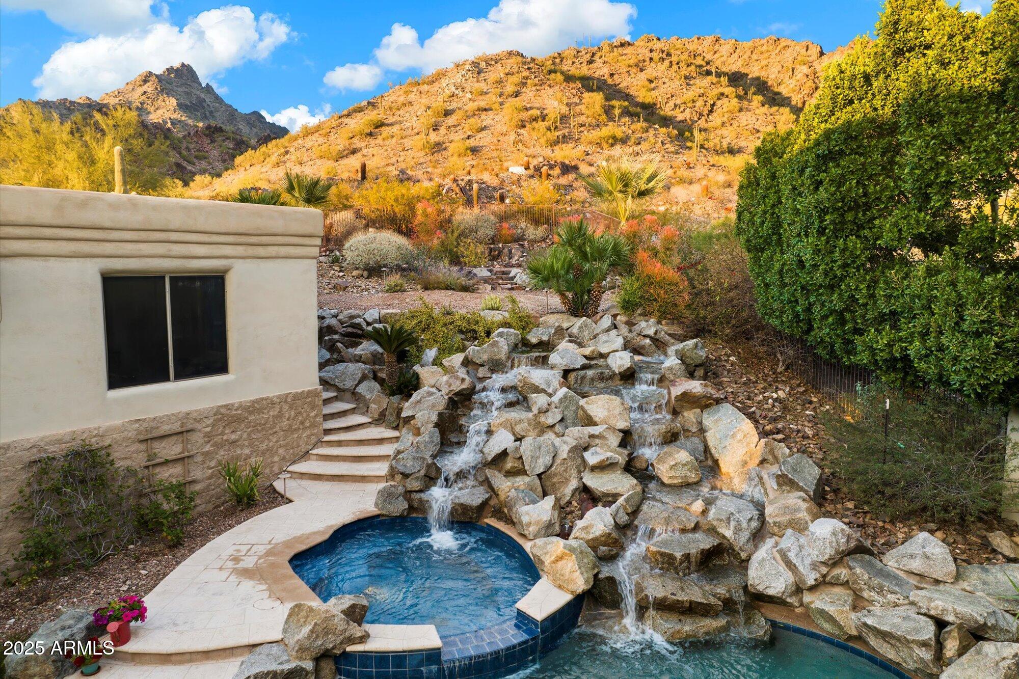 6621 N ARIZONA BILTMORE Circle