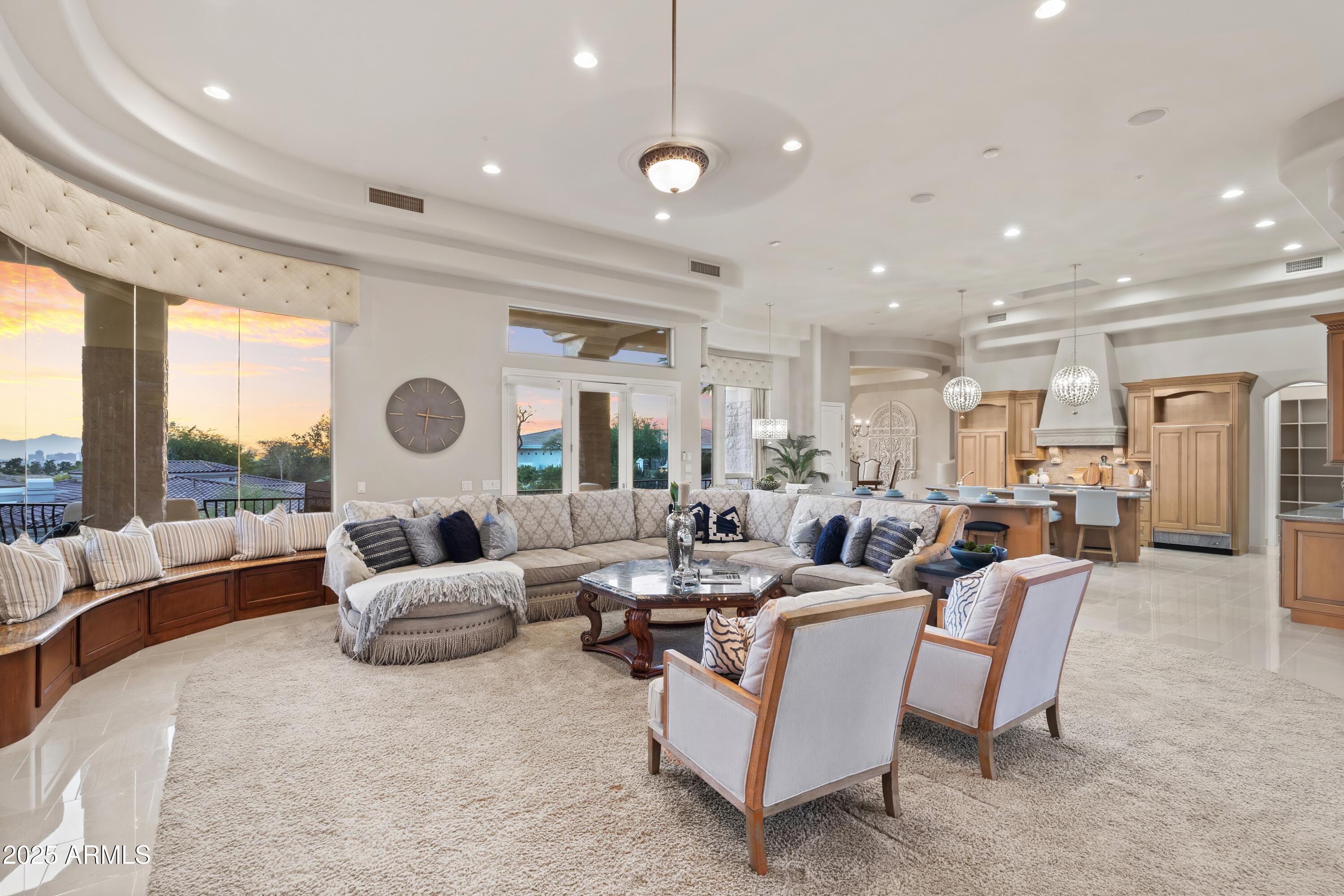 6621 N ARIZONA BILTMORE Circle