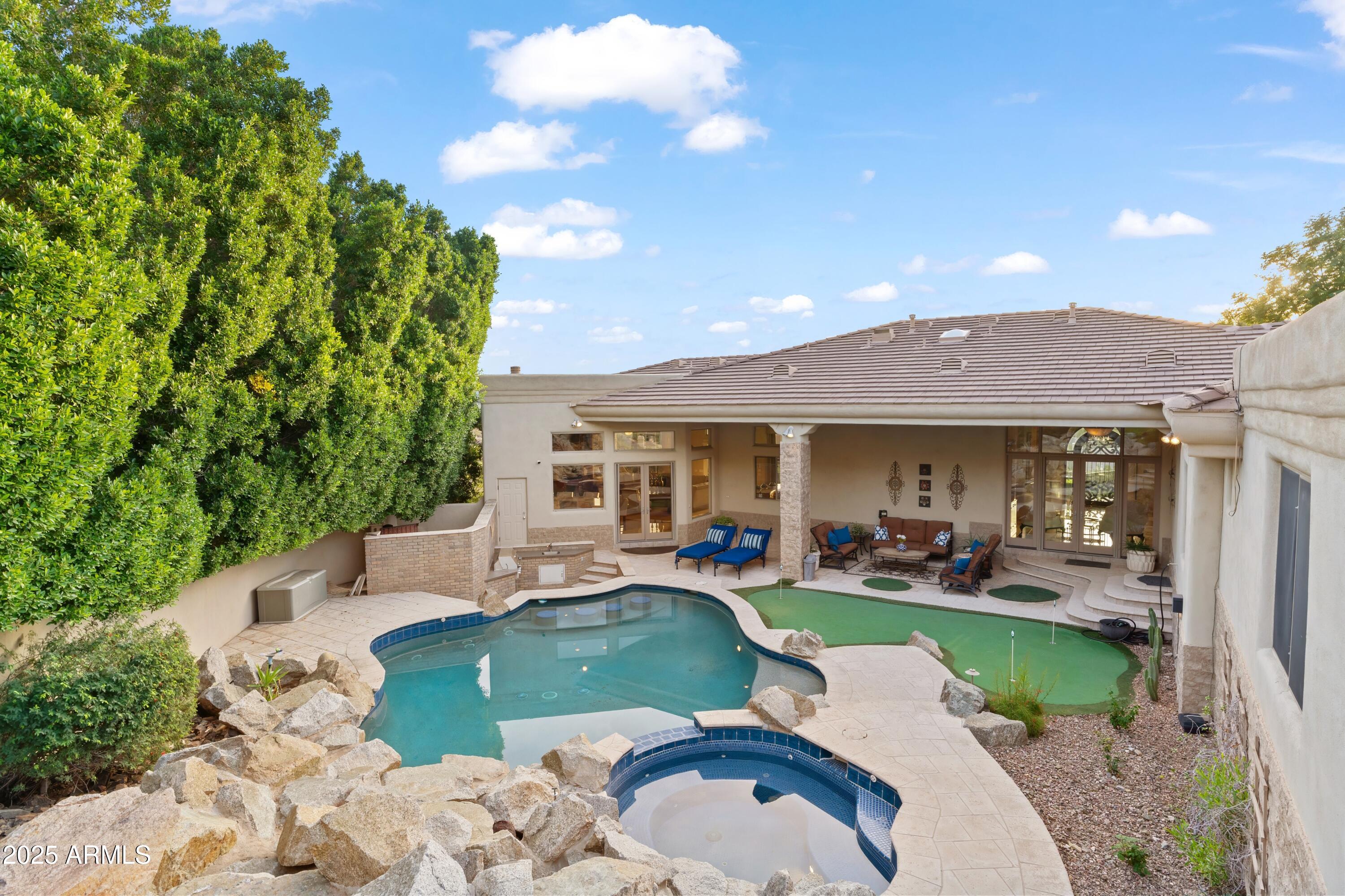 6621 N ARIZONA BILTMORE Circle