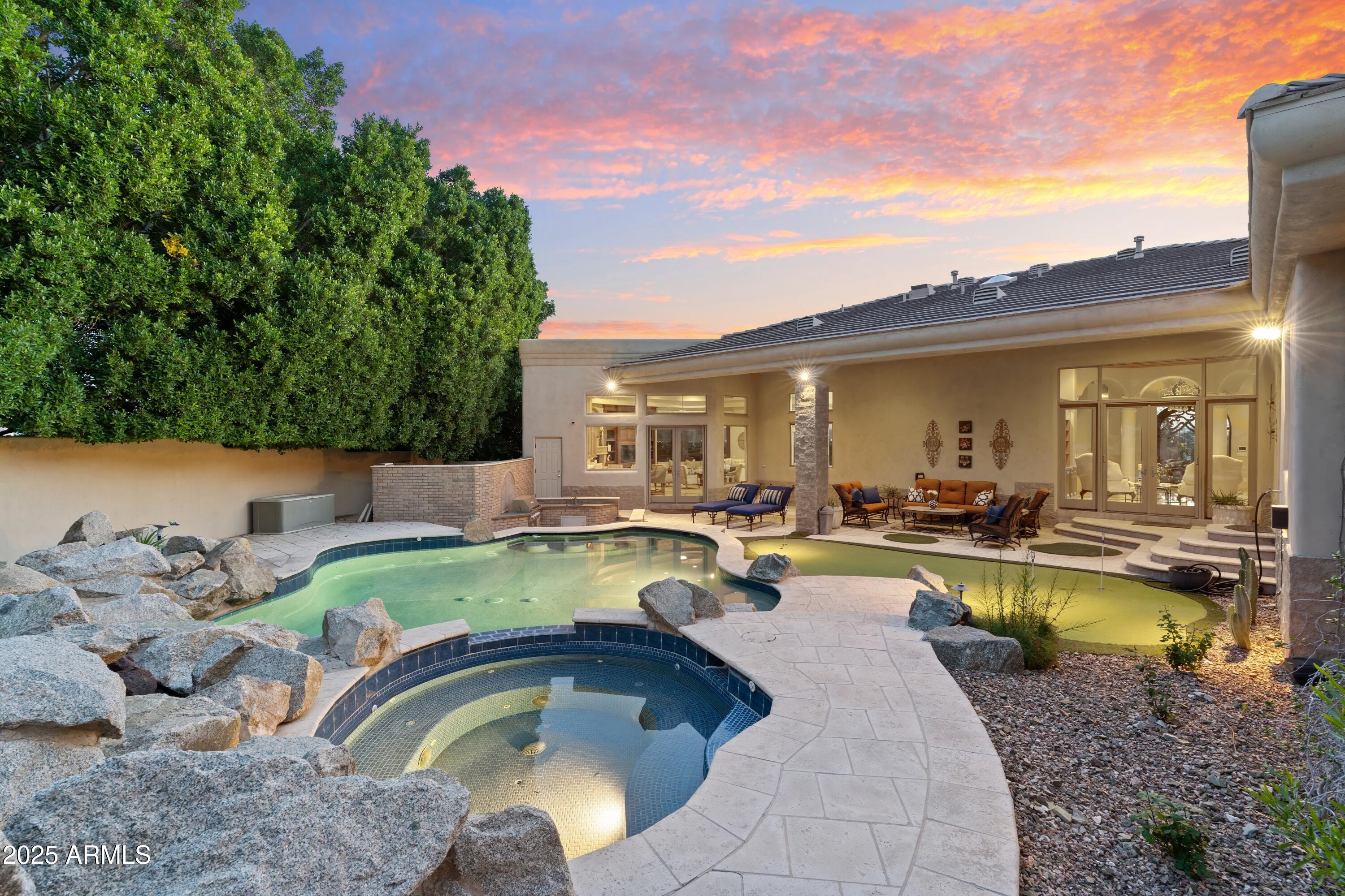 6621 N ARIZONA BILTMORE Circle