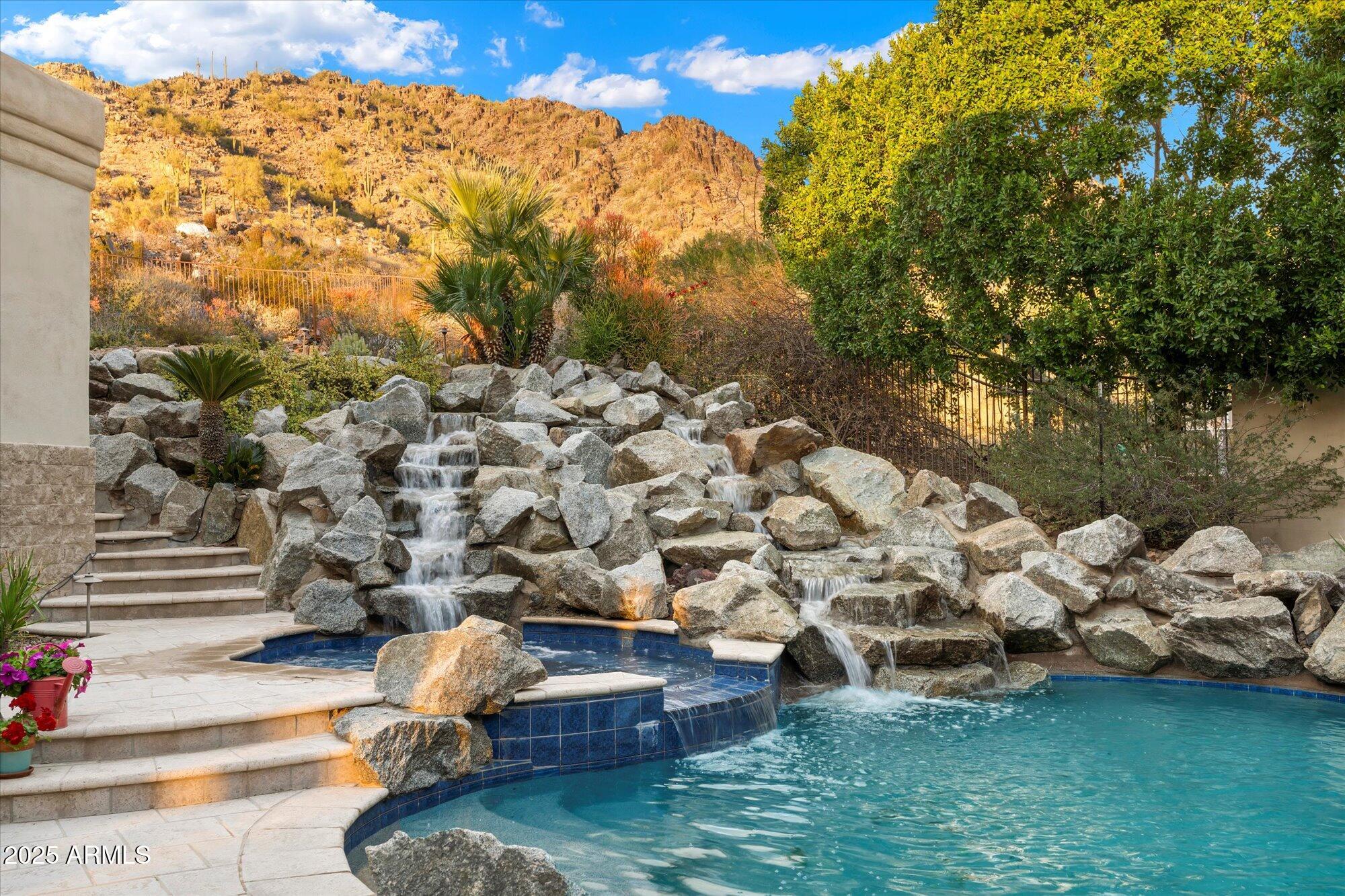 6621 N ARIZONA BILTMORE Circle